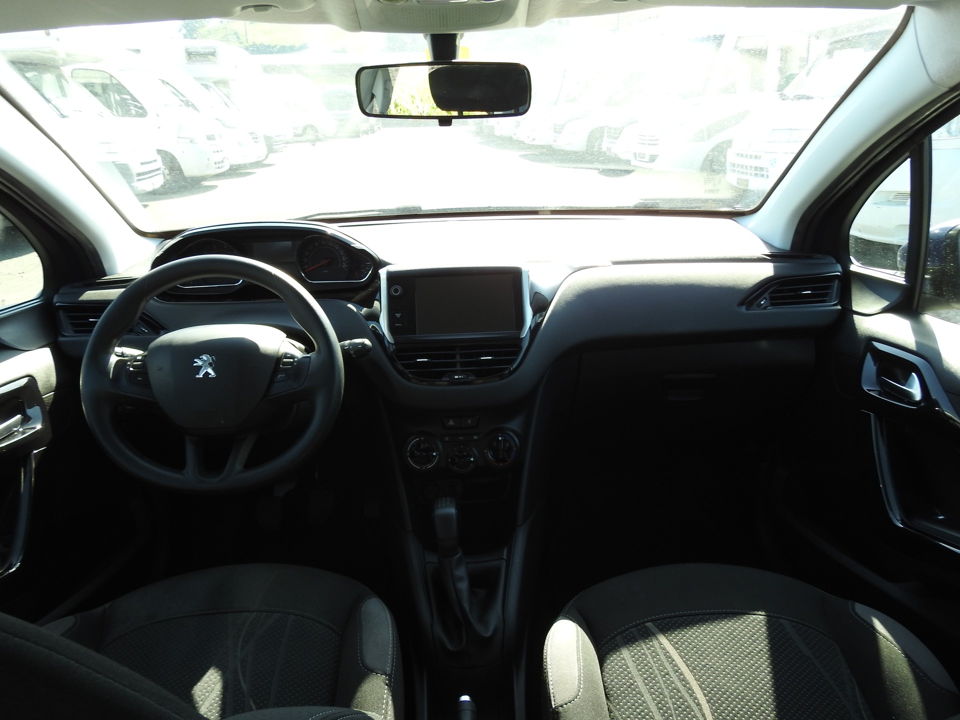 PEUGEOT 208 1.2 VTI Active-image-16