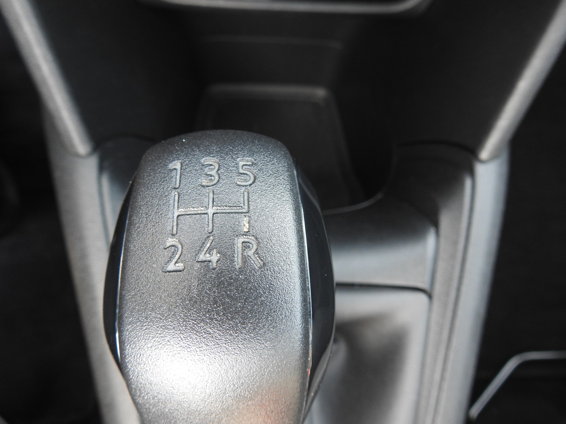 PEUGEOT 208 1.2 VTI Active-image-19