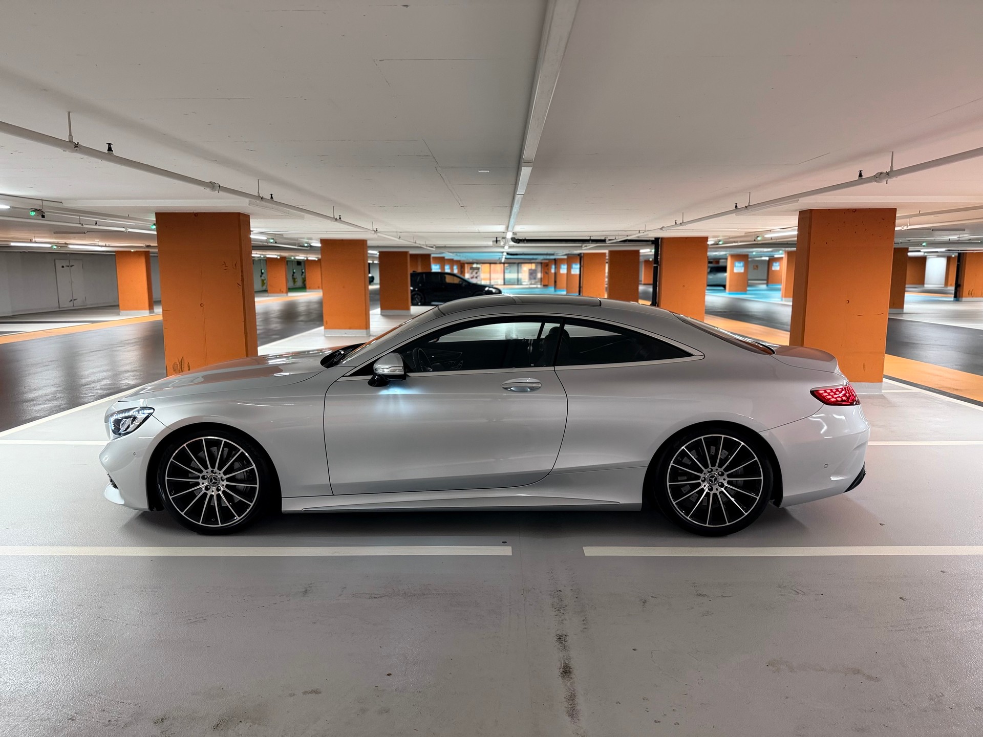 MERCEDES-BENZ S 560 Coupé 4Matic 9G-Tronic-image-7