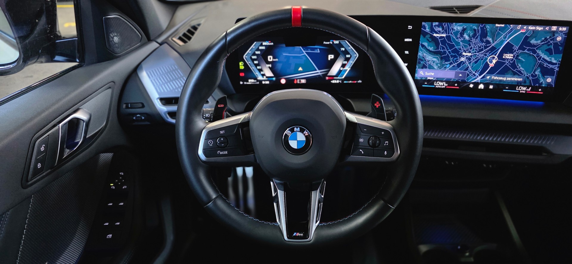 BMW M135 xDrive *Harman/Kardon*Sitzheizung*Rückfahrkamera*CarPlay&AndroidAuto*-image-11