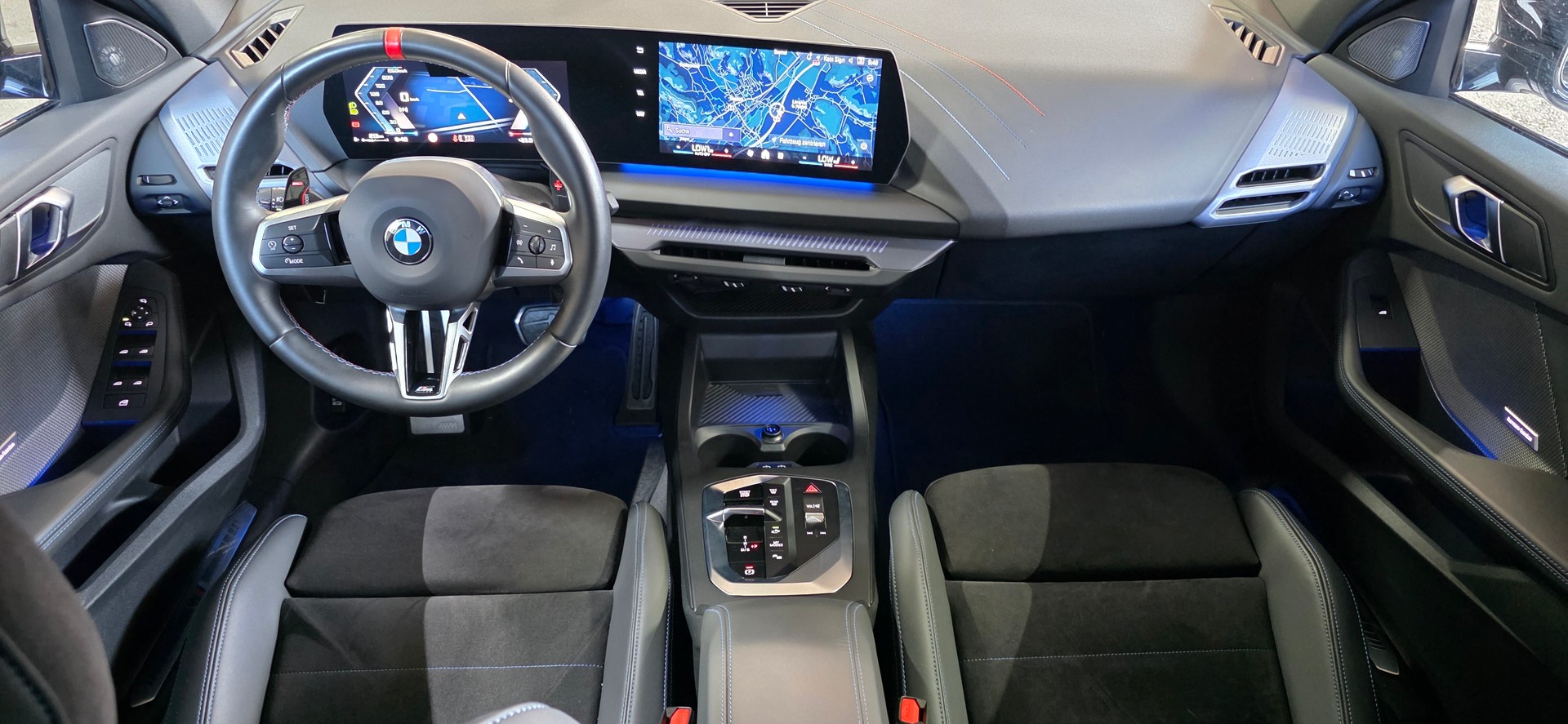 BMW M135 xDrive *Harman/Kardon*Sitzheizung*Rückfahrkamera*CarPlay&AndroidAuto*-image-10