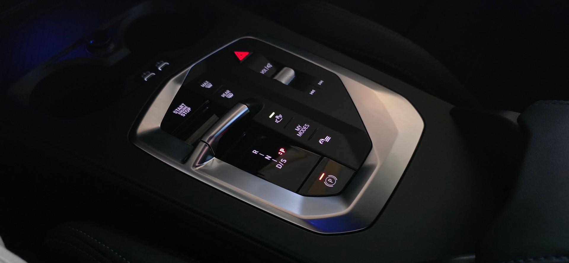 BMW M135 xDrive *Harman/Kardon*Sitzheizung*Rückfahrkamera*CarPlay&AndroidAuto*-image-15