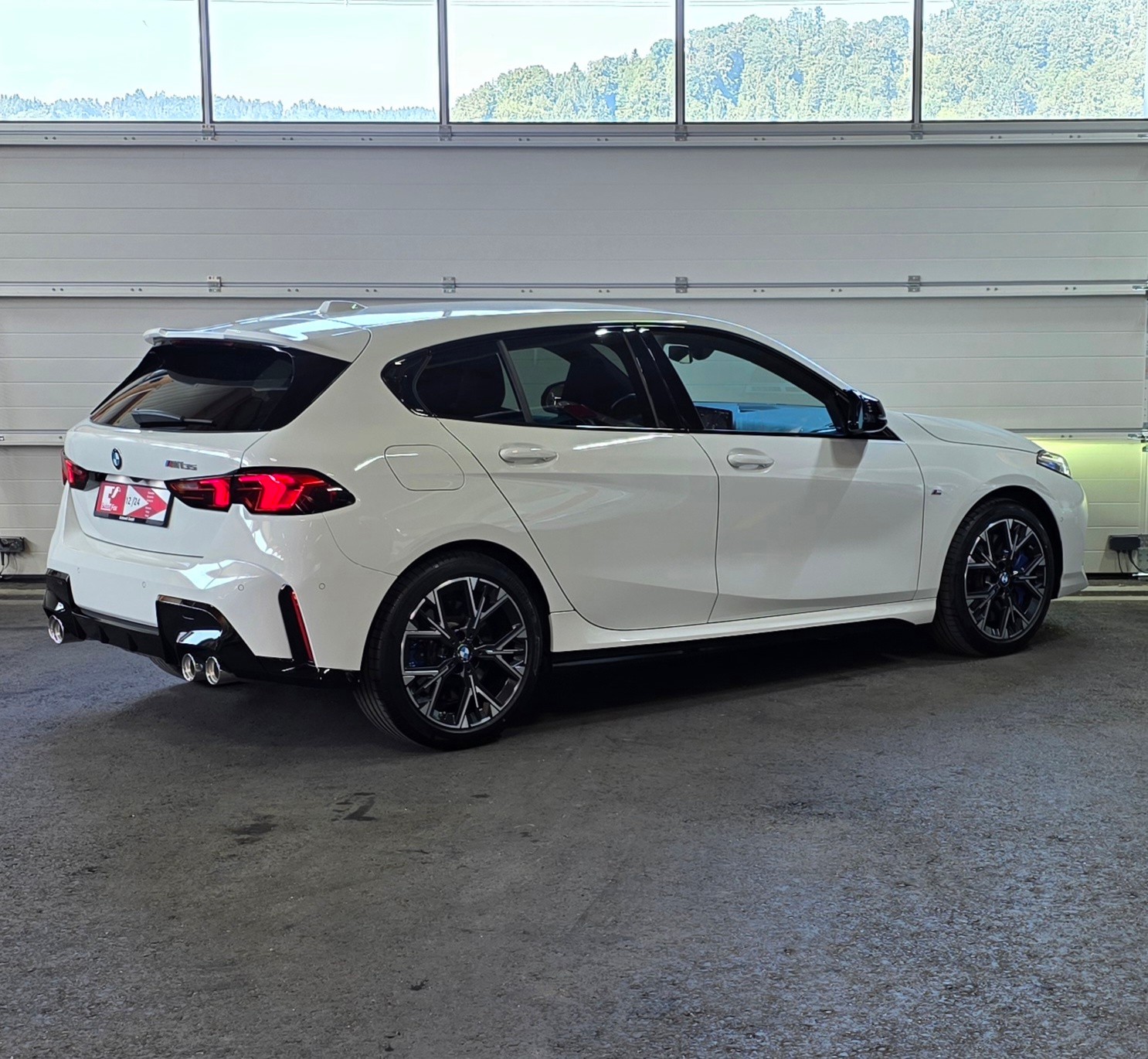 BMW M135 xDrive *Harman/Kardon*Sitzheizung*Rückfahrkamera*CarPlay&AndroidAuto*-image-4