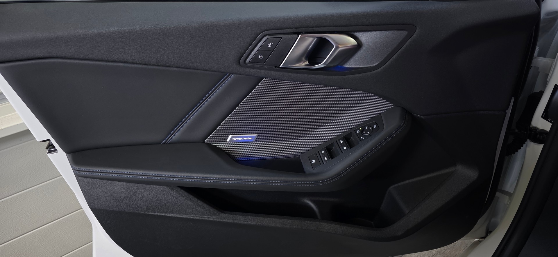 BMW M135 xDrive *Harman/Kardon*Sitzheizung*Rückfahrkamera*CarPlay&AndroidAuto*-image-23