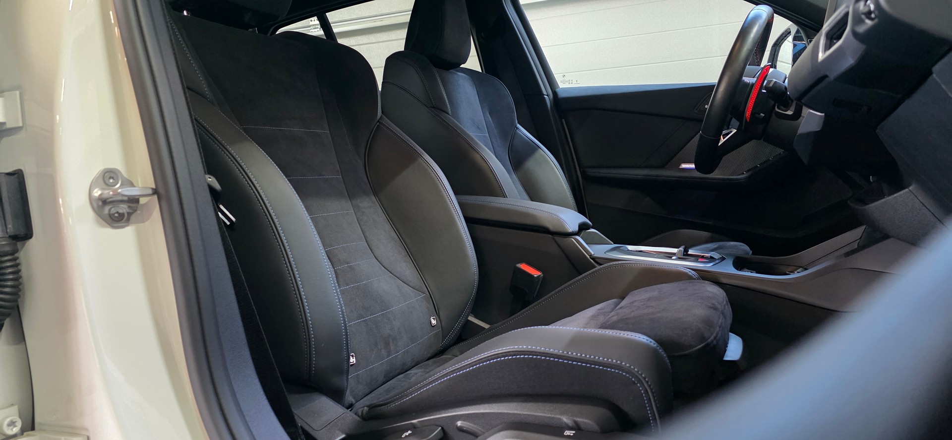 BMW M135 xDrive *Harman/Kardon*Sitzheizung*Rückfahrkamera*CarPlay&AndroidAuto*-image-26