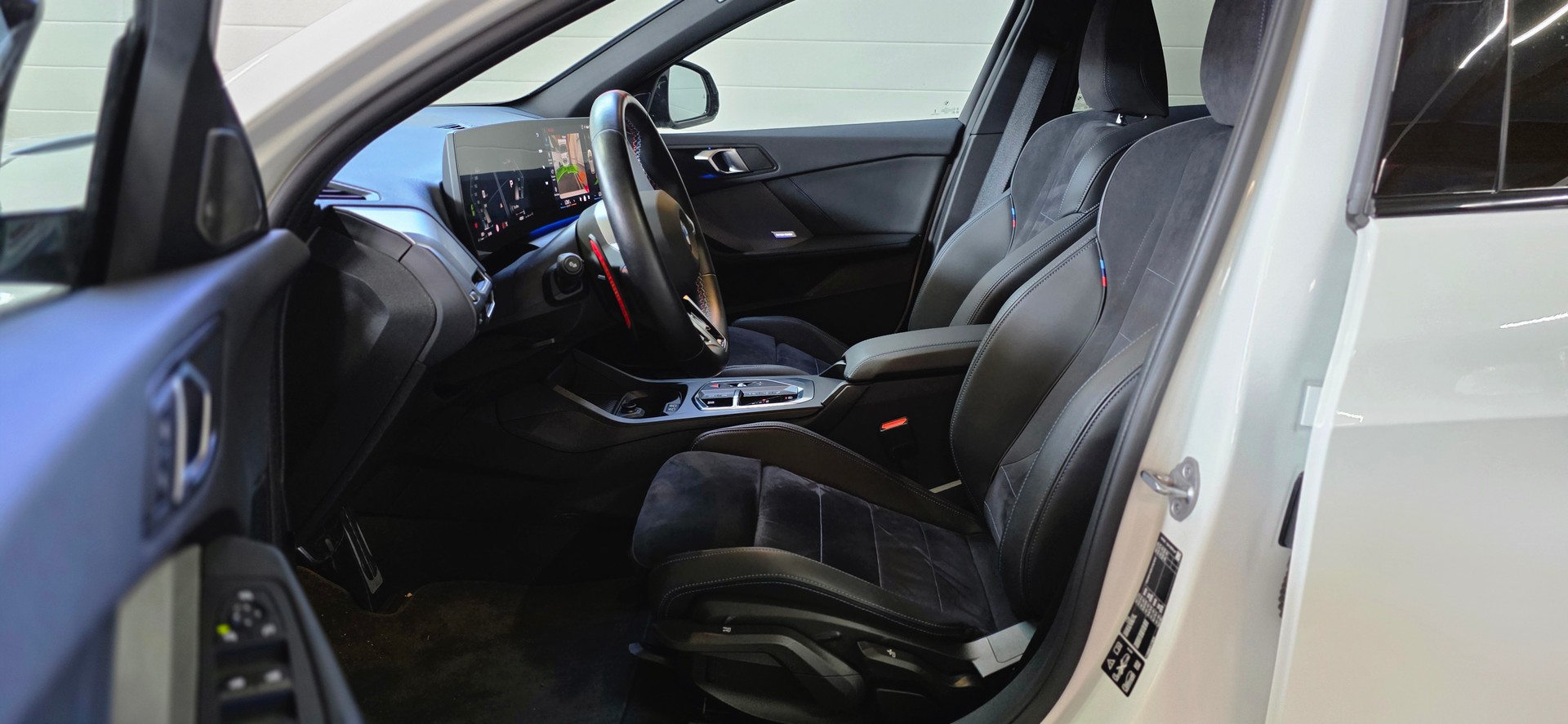 BMW M135 xDrive *Harman/Kardon*Sitzheizung*Rückfahrkamera*CarPlay&AndroidAuto*-image-8
