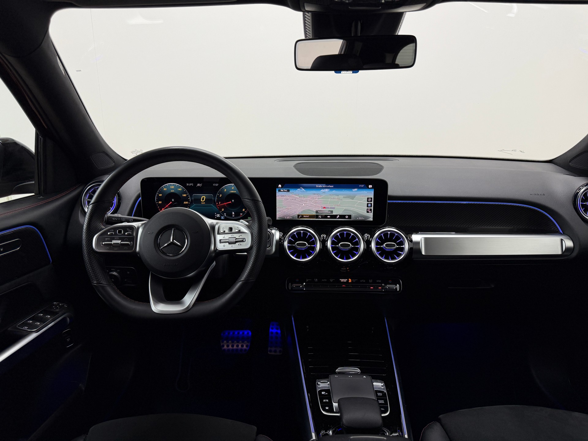MERCEDES-BENZ GLB 250 4Matic AMG Line 8G-Tronic-image-26