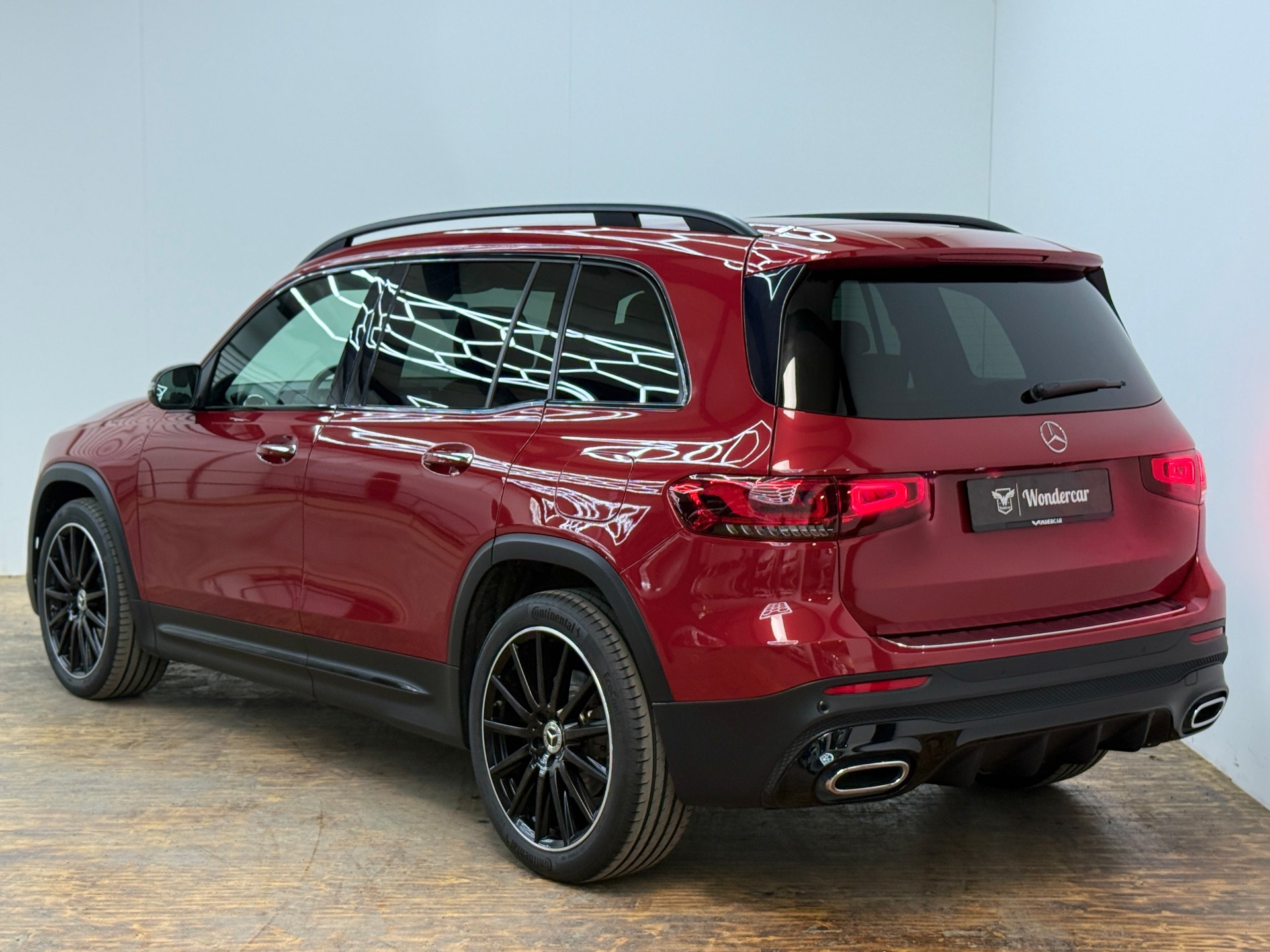 MERCEDES-BENZ GLB 250 4Matic AMG Line 8G-Tronic-image-9