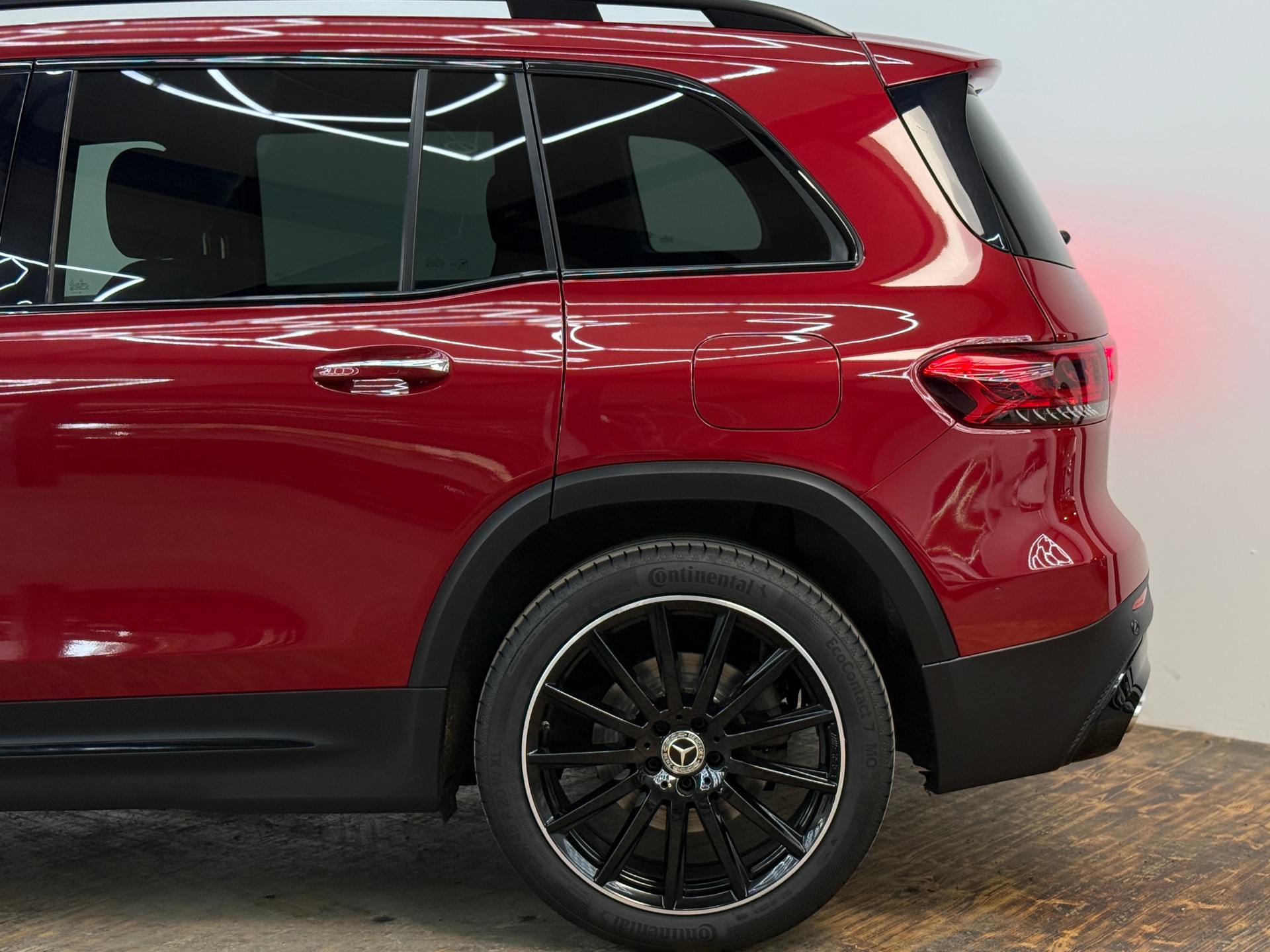 MERCEDES-BENZ GLB 250 4Matic AMG Line 8G-Tronic-image-7