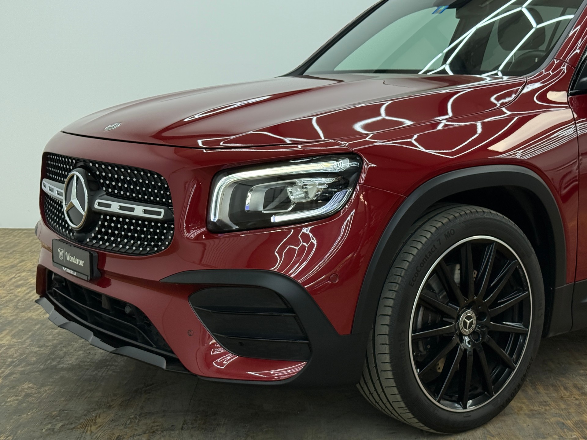 MERCEDES-BENZ GLB 250 4Matic AMG Line 8G-Tronic-image-4