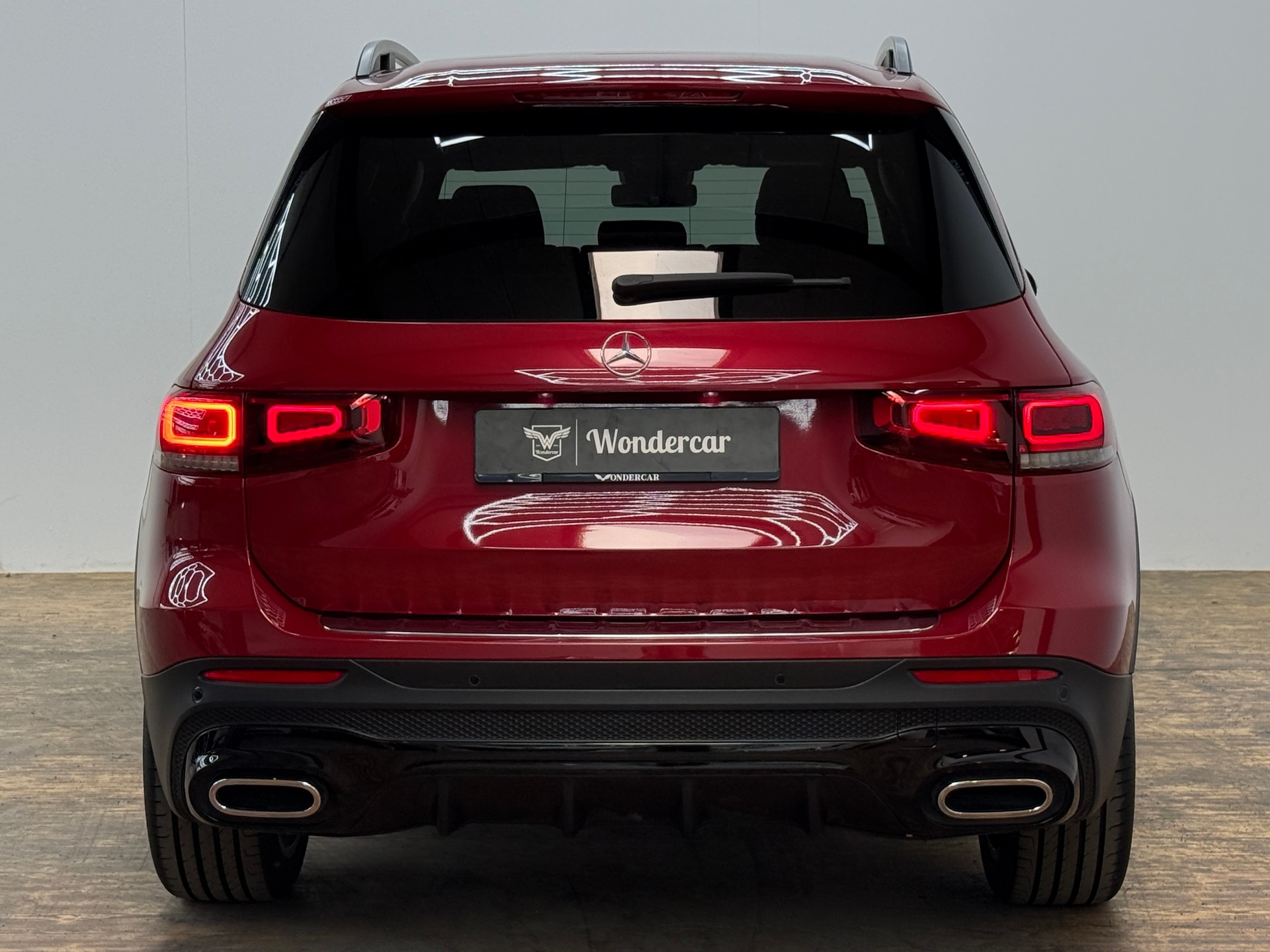 MERCEDES-BENZ GLB 250 4Matic AMG Line 8G-Tronic-image-11