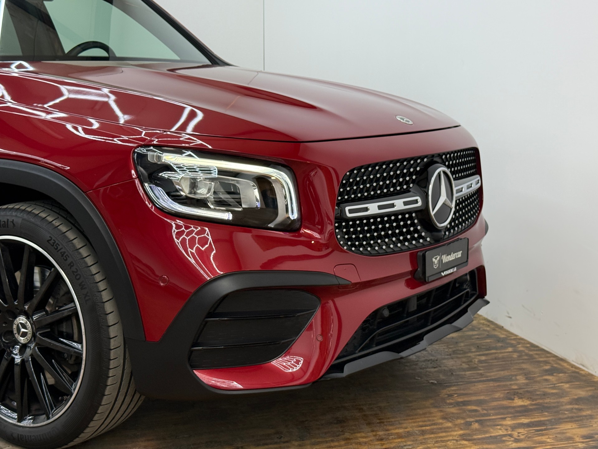 MERCEDES-BENZ GLB 250 4Matic AMG Line 8G-Tronic-image-1