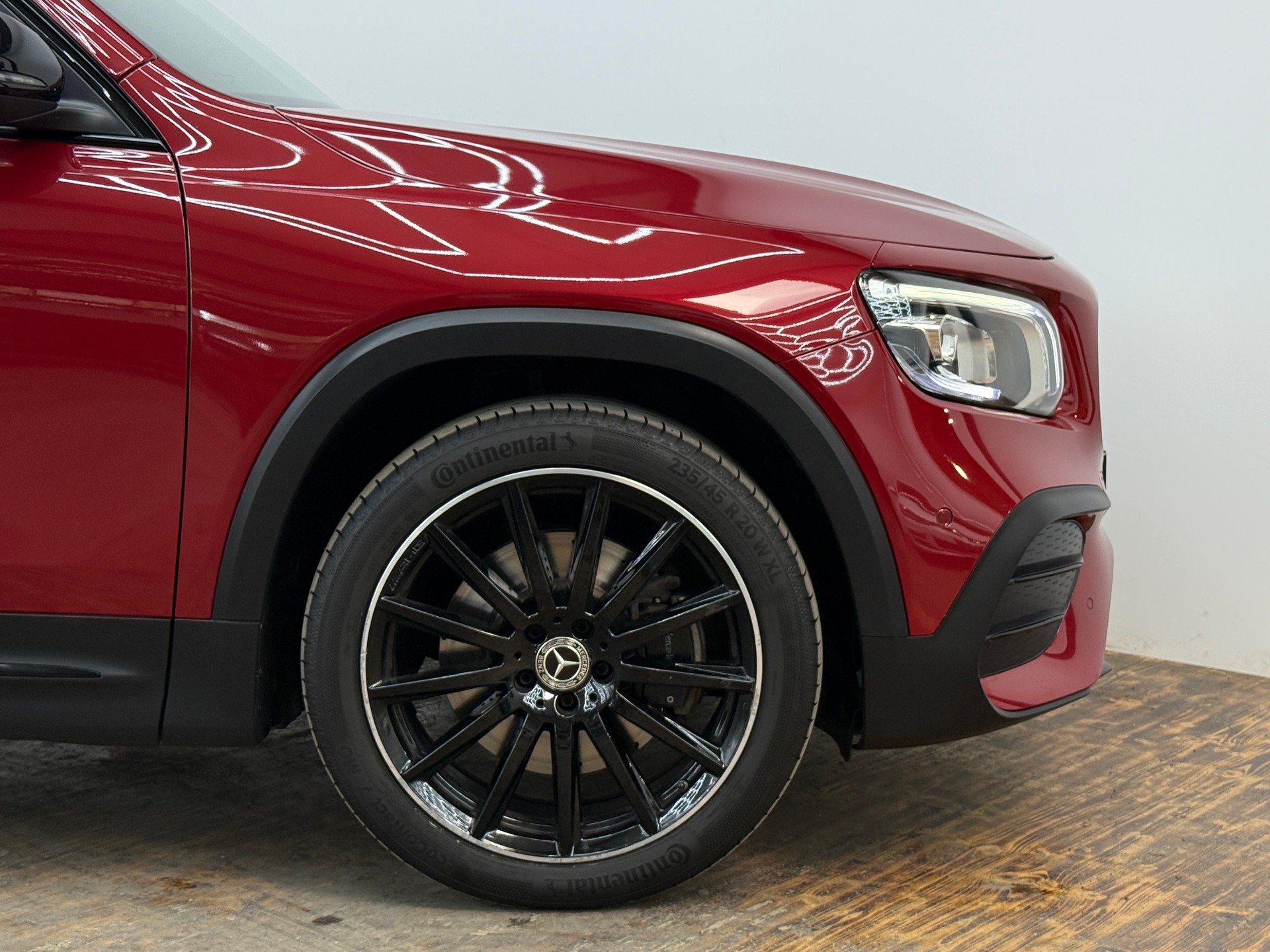 MERCEDES-BENZ GLB 250 4Matic AMG Line 8G-Tronic-image-17