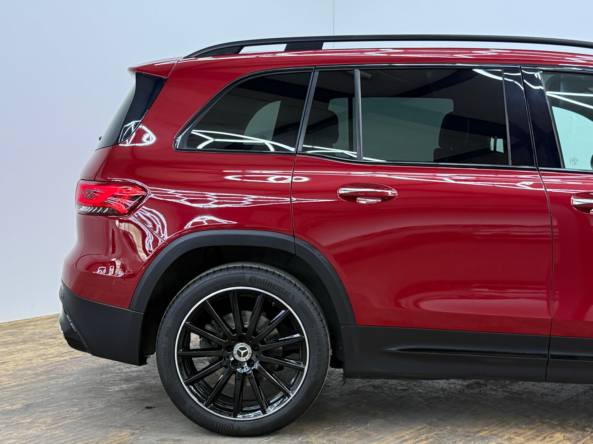 MERCEDES-BENZ GLB 250 4Matic AMG Line 8G-Tronic-image-15