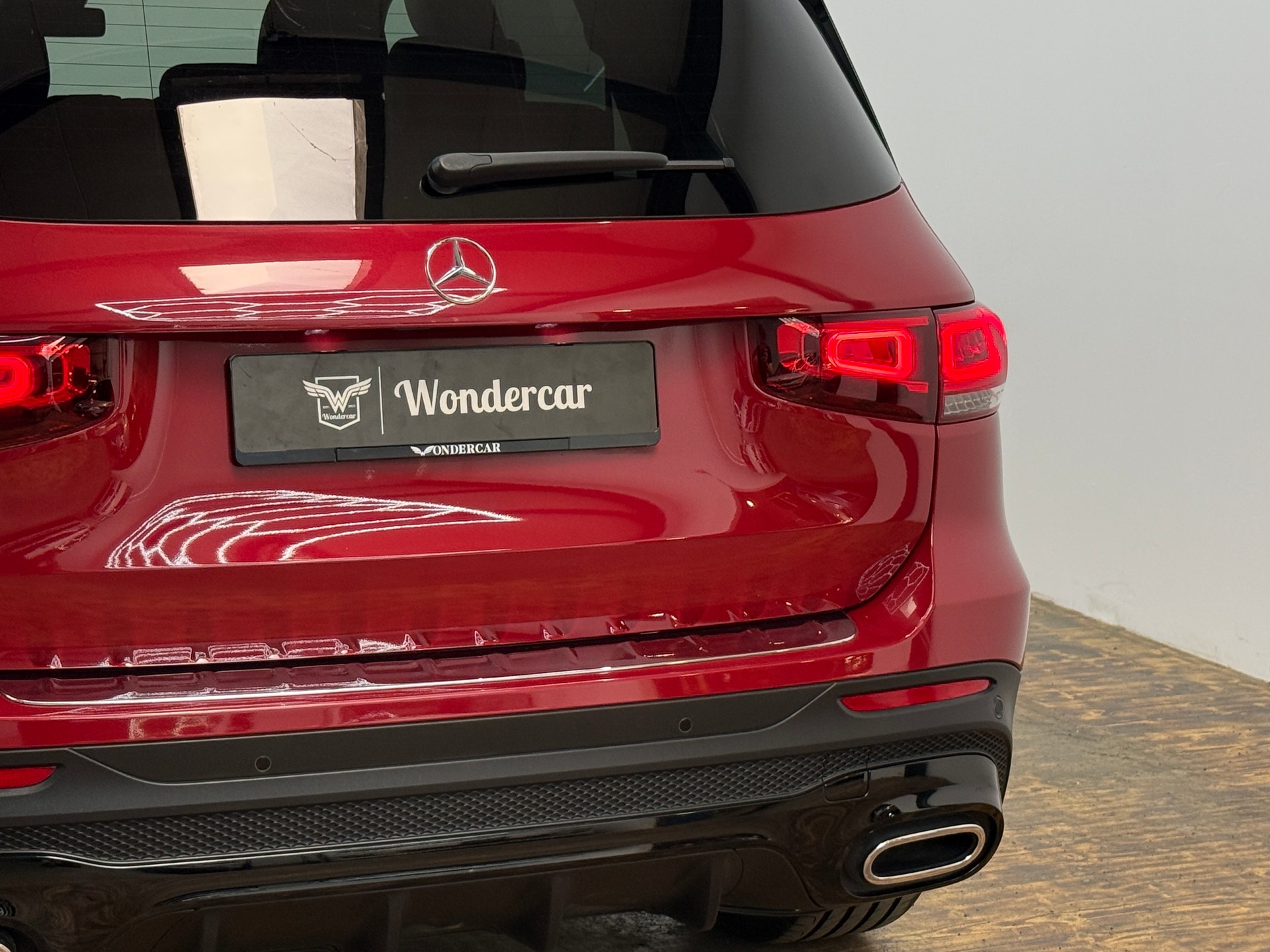 MERCEDES-BENZ GLB 250 4Matic AMG Line 8G-Tronic-image-12