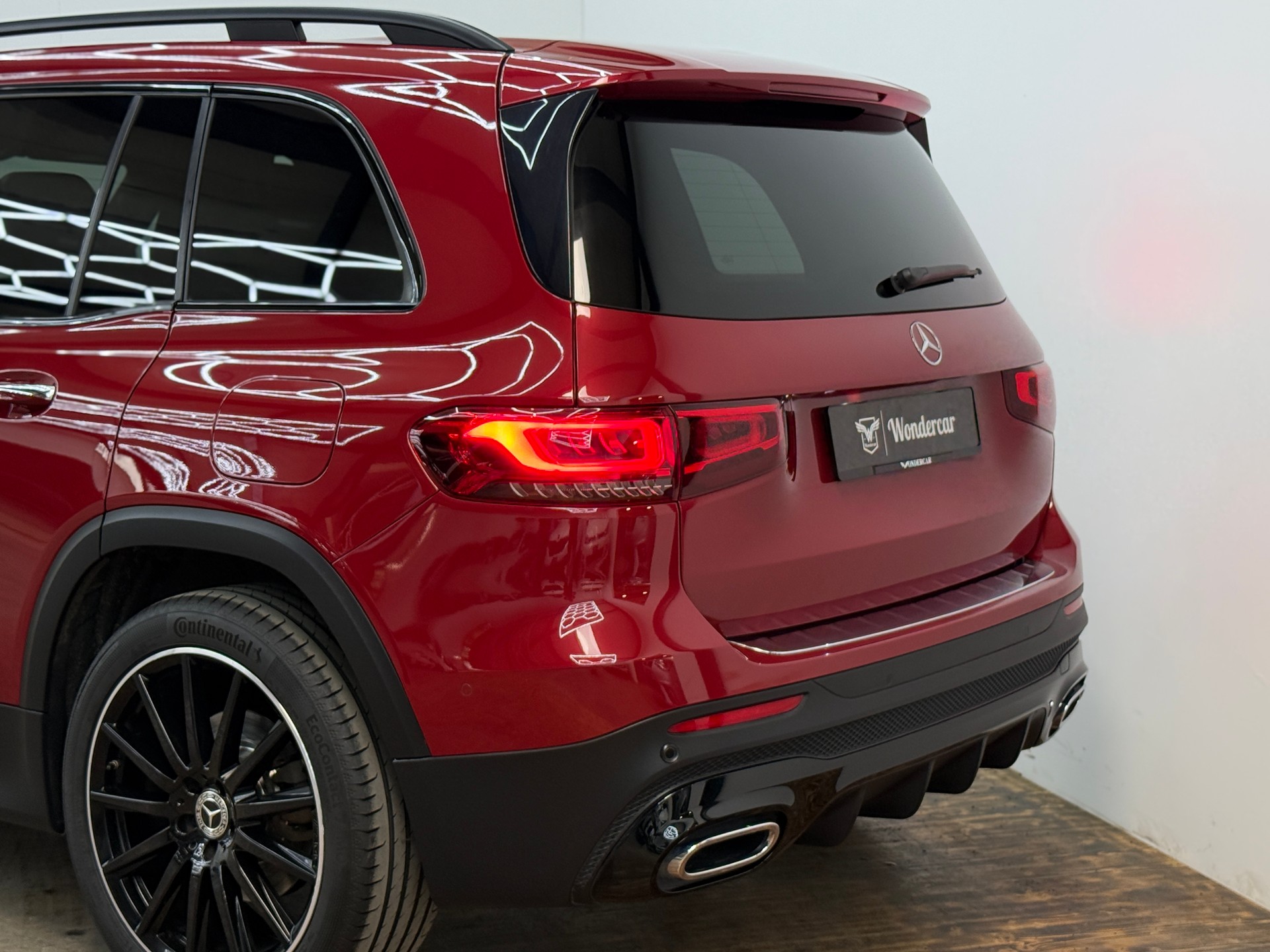 MERCEDES-BENZ GLB 250 4Matic AMG Line 8G-Tronic-image-10