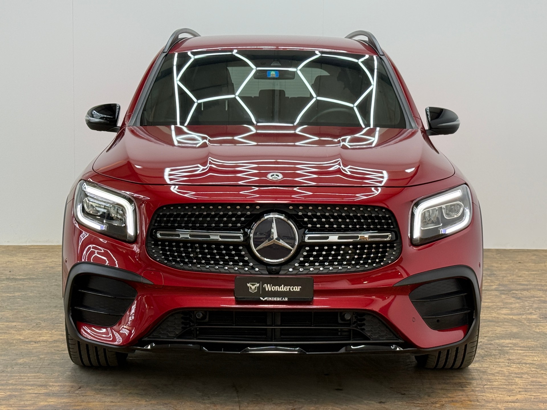 MERCEDES-BENZ GLB 250 4Matic AMG Line 8G-Tronic-image-2