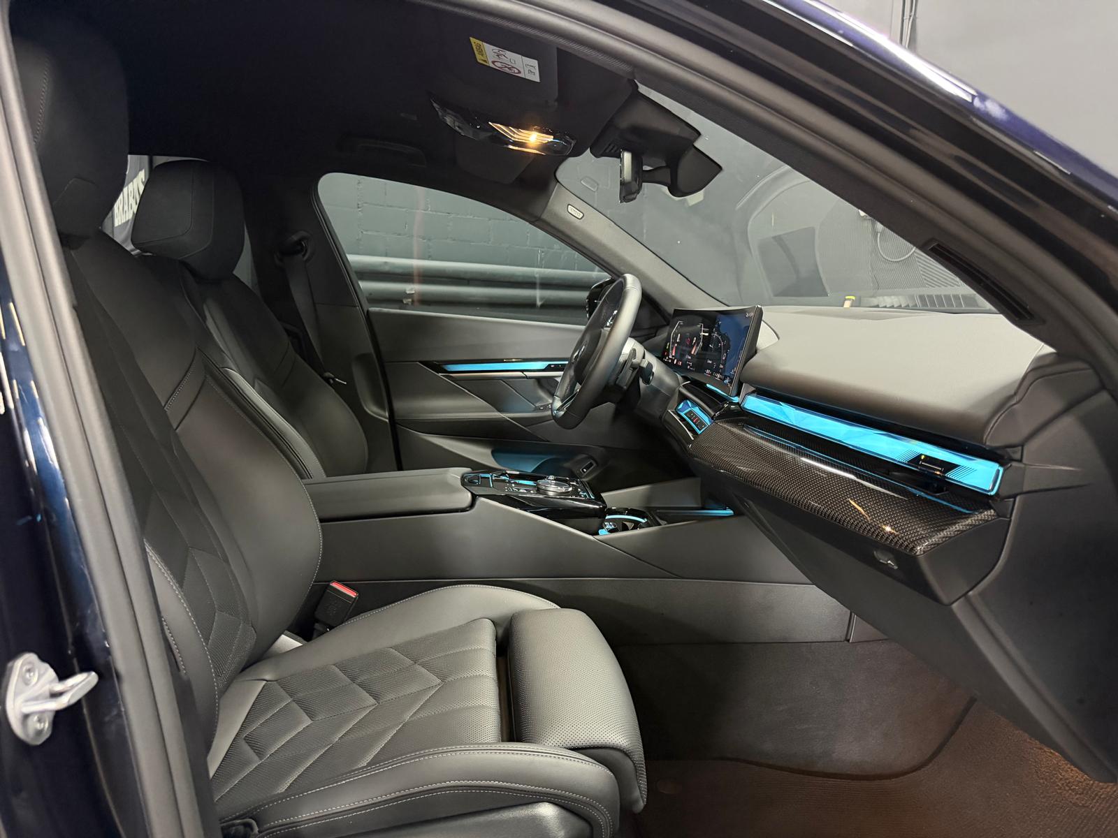 BMW 520i 48V M-Sport Limited Black&Silver Performance Steptronic-image-16