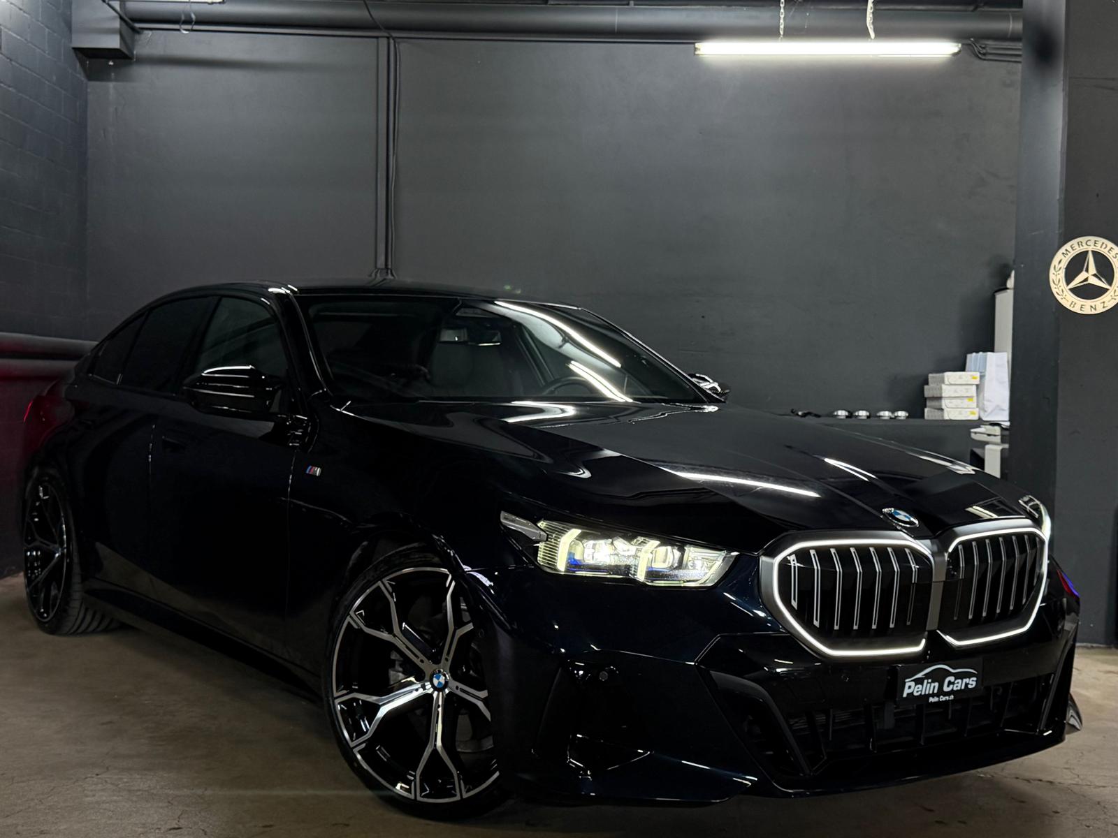 BMW 520i 48V M-Sport Limited Black&Silver Performance Steptronic-image-1
