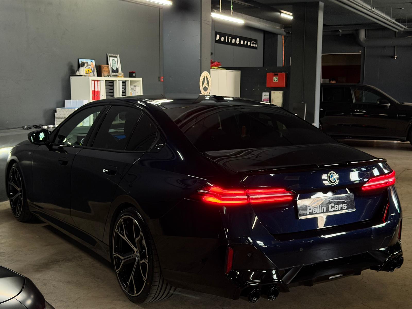 BMW 520i 48V M-Sport Limited Black&Silver Performance Steptronic-image-7