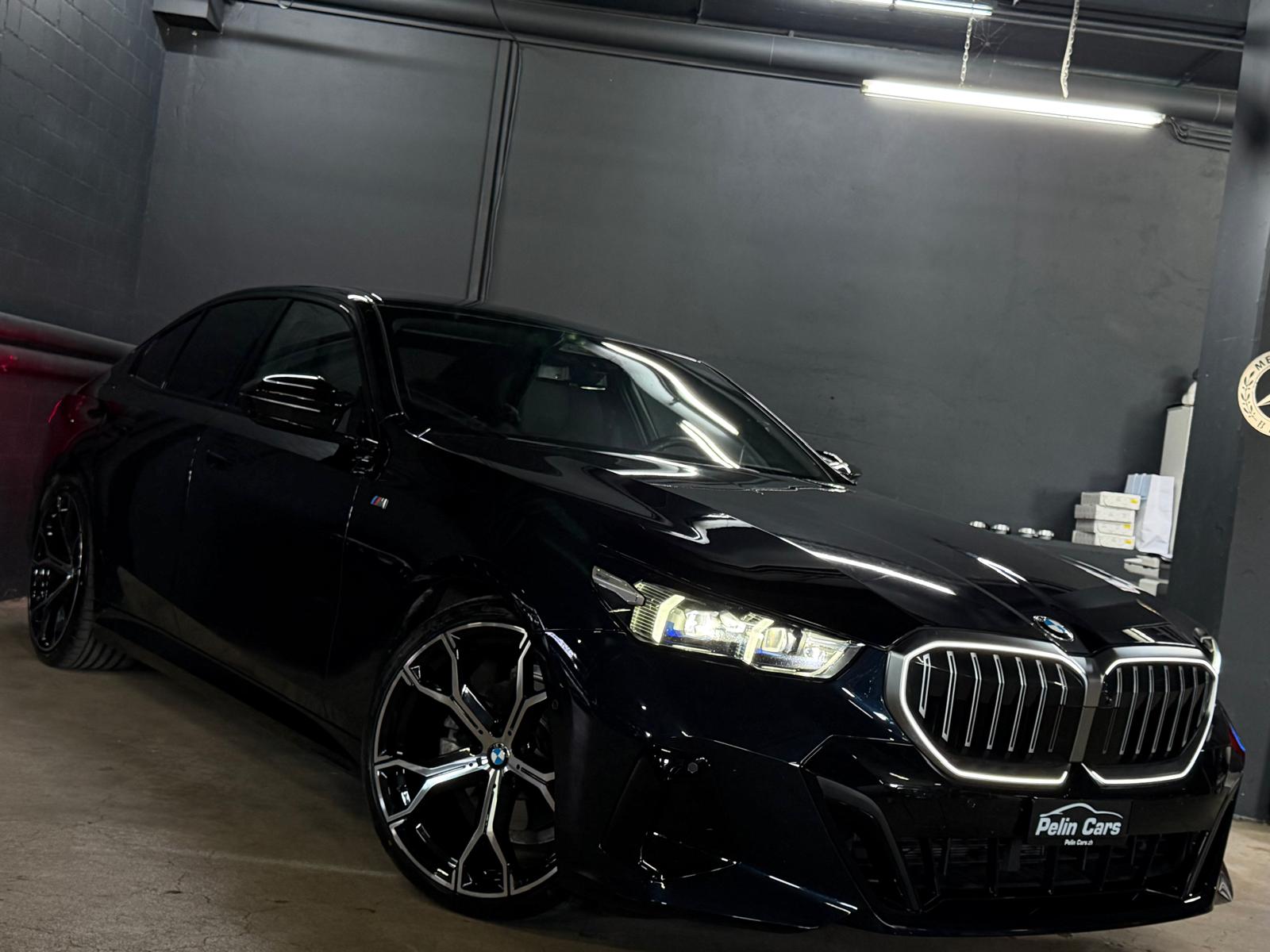 BMW 520i 48V M-Sport Limited Black&Silver Performance Steptronic-image-0