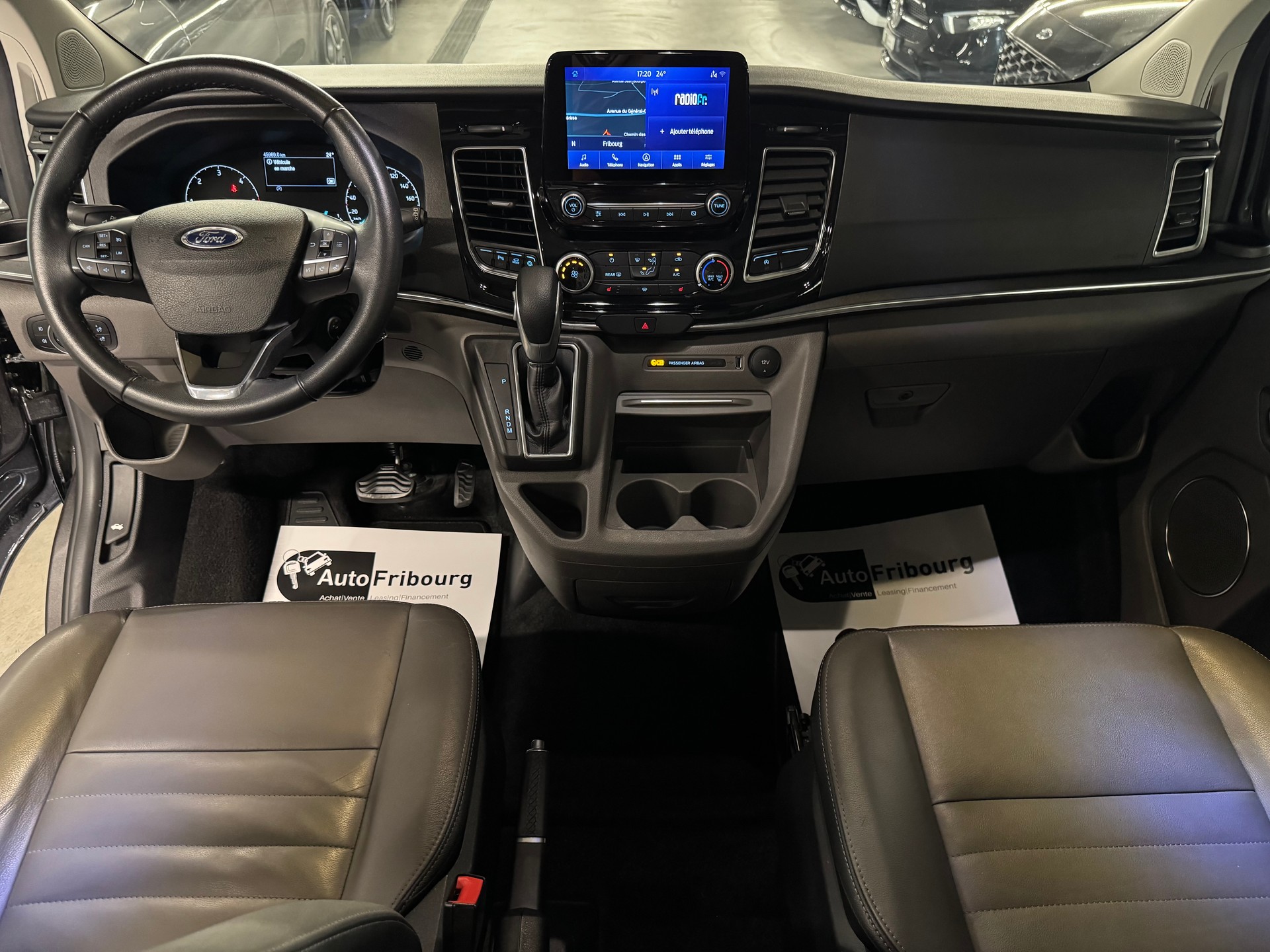 FORD Tourneo Custom 320 L1H1 Titanium X A-image-4