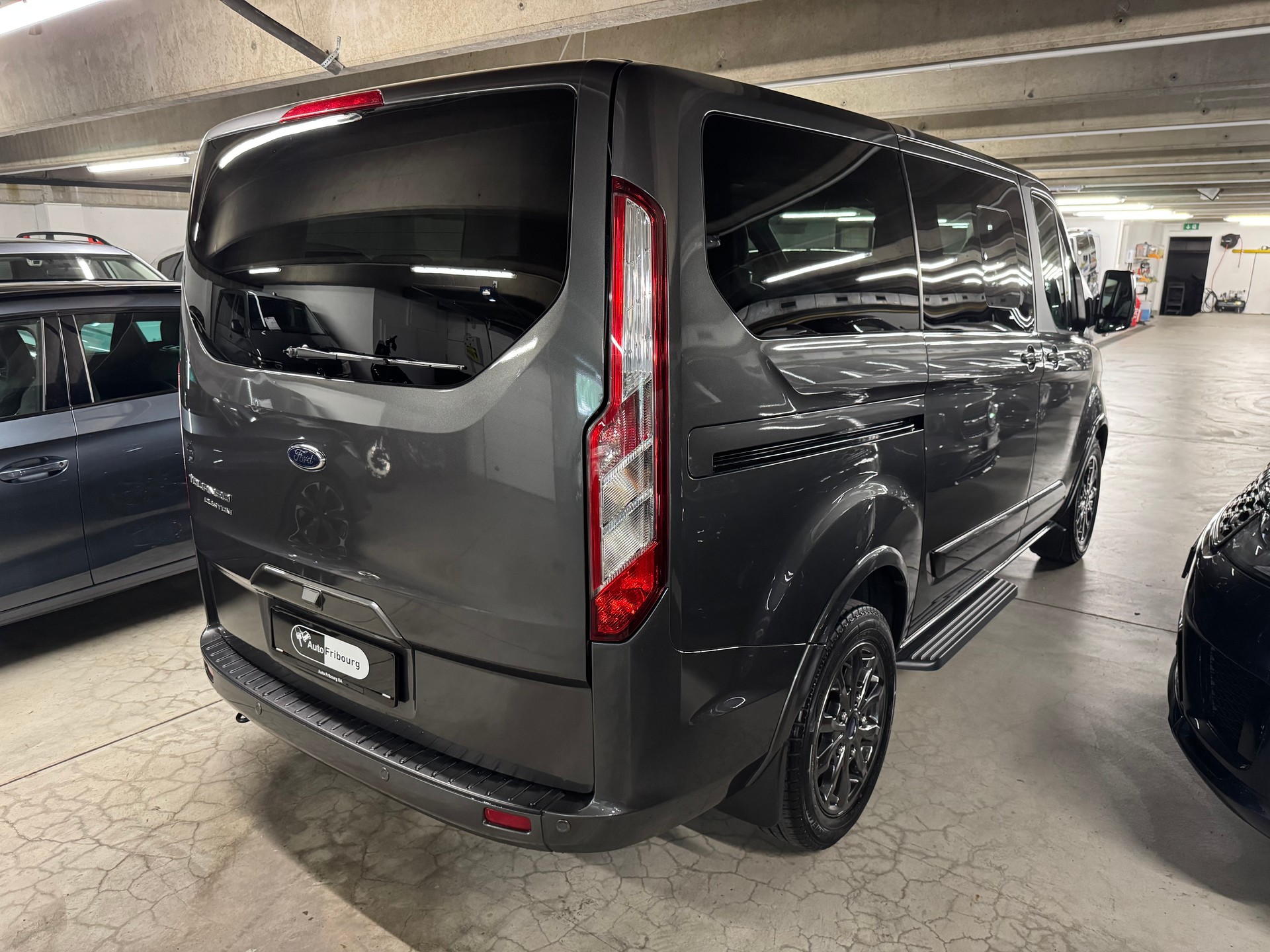 FORD Tourneo Custom 320 L1H1 Titanium X A-image-1