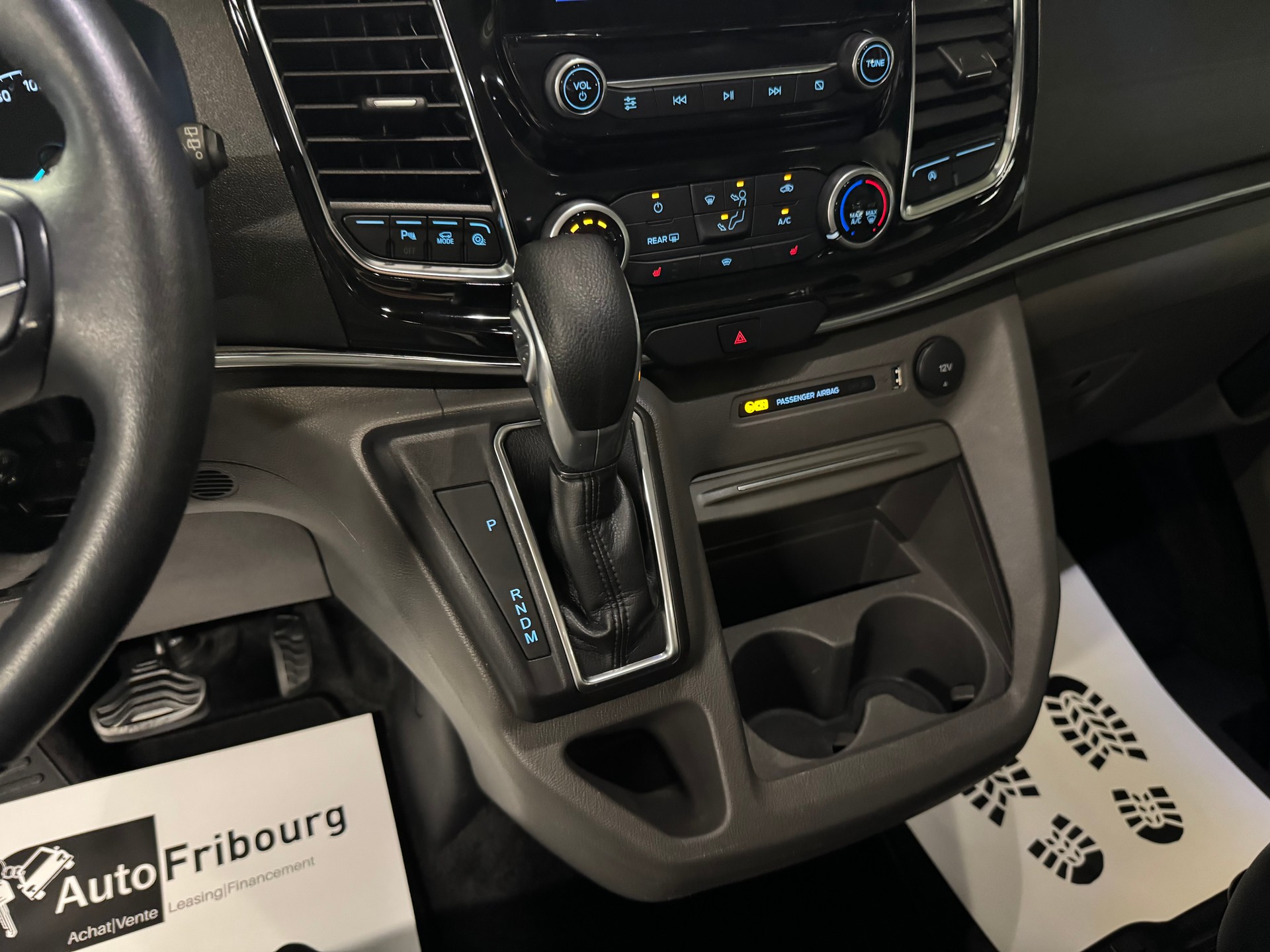 FORD Tourneo Custom 320 L1H1 Titanium X A-image-5