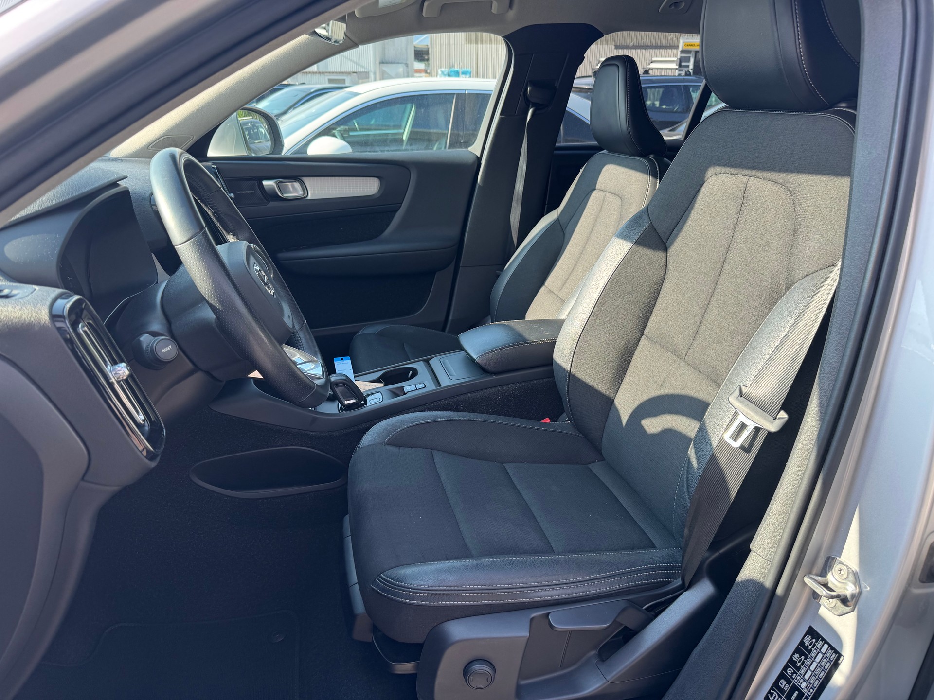 VOLVO XC40 T4 AWD Geartronic-image-14