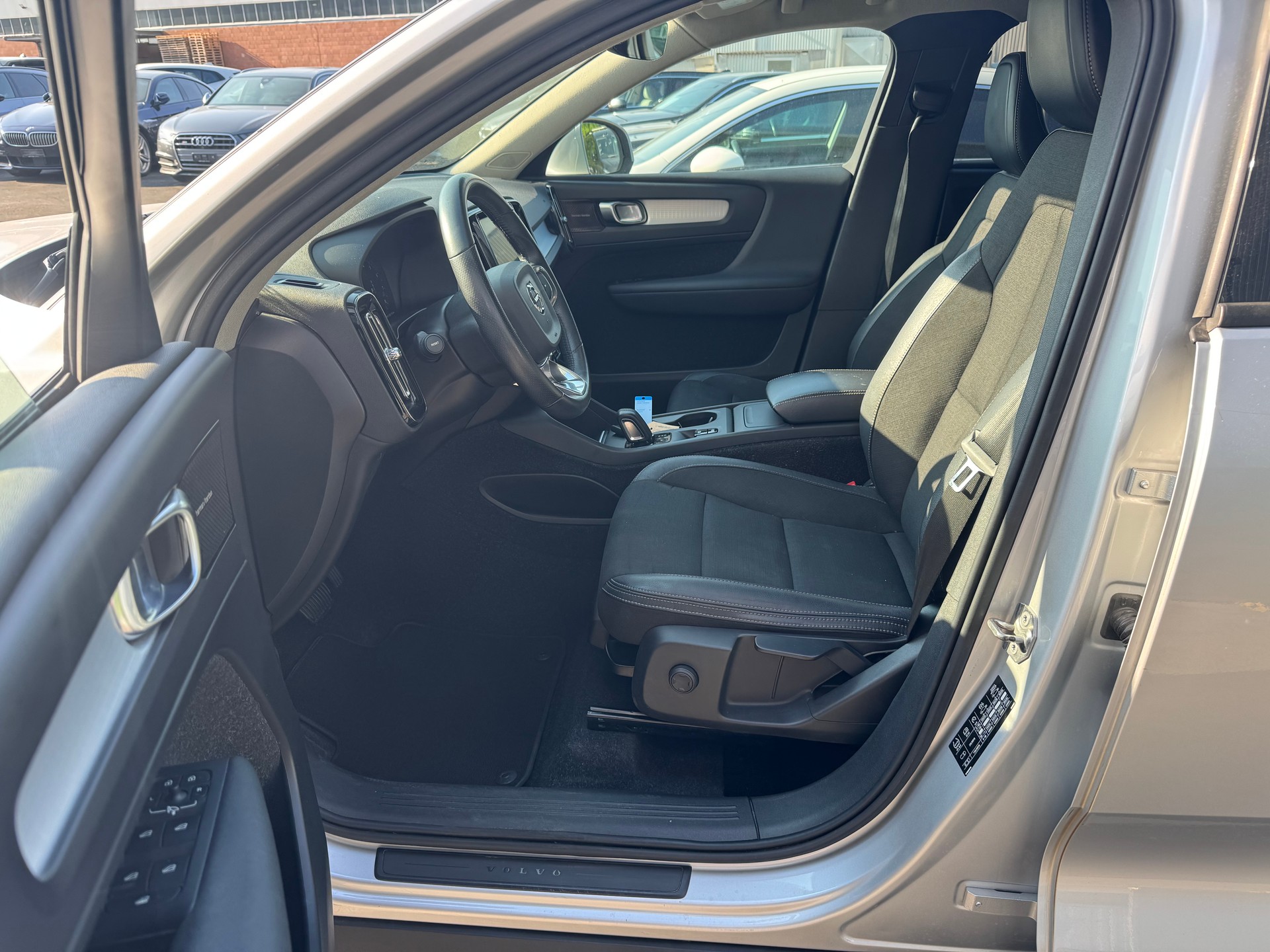 VOLVO XC40 T4 AWD Geartronic-image-12