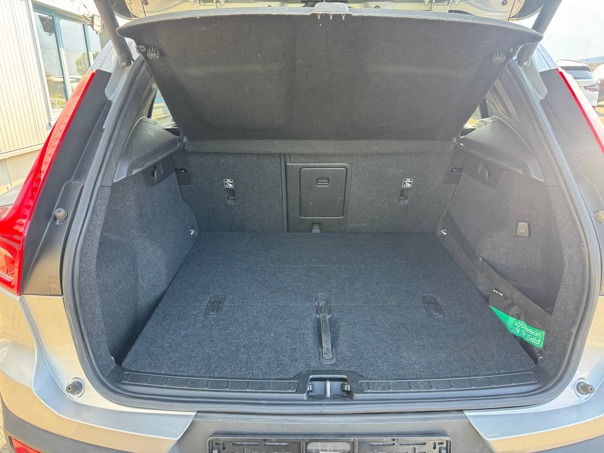 VOLVO XC40 T4 AWD Geartronic-image-10