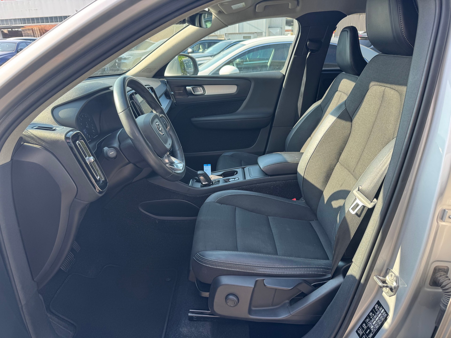 VOLVO XC40 T4 AWD Geartronic-image-13
