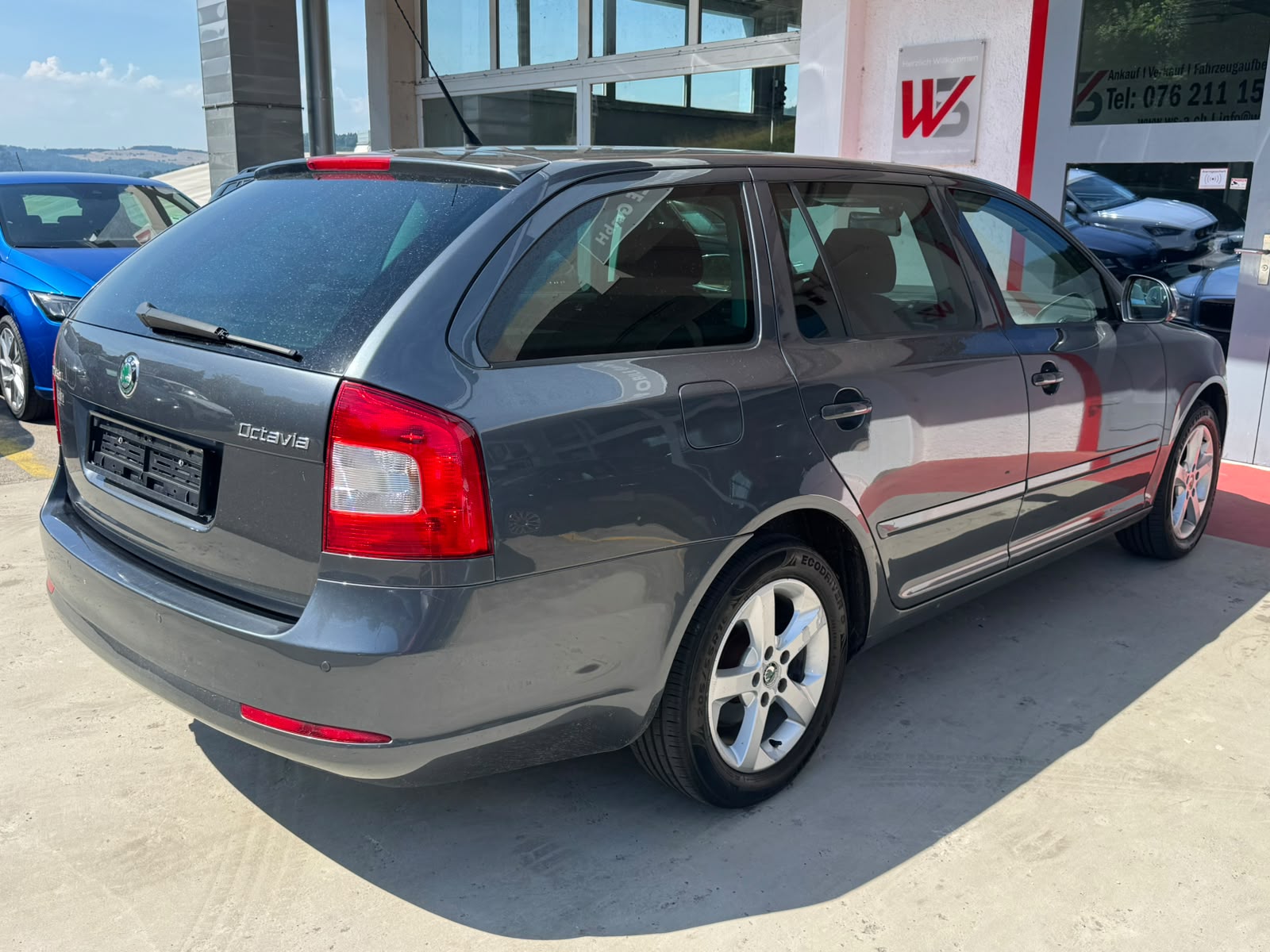 SKODA Octavia Combi 1.6 TDI Adventure 4x4-image-5