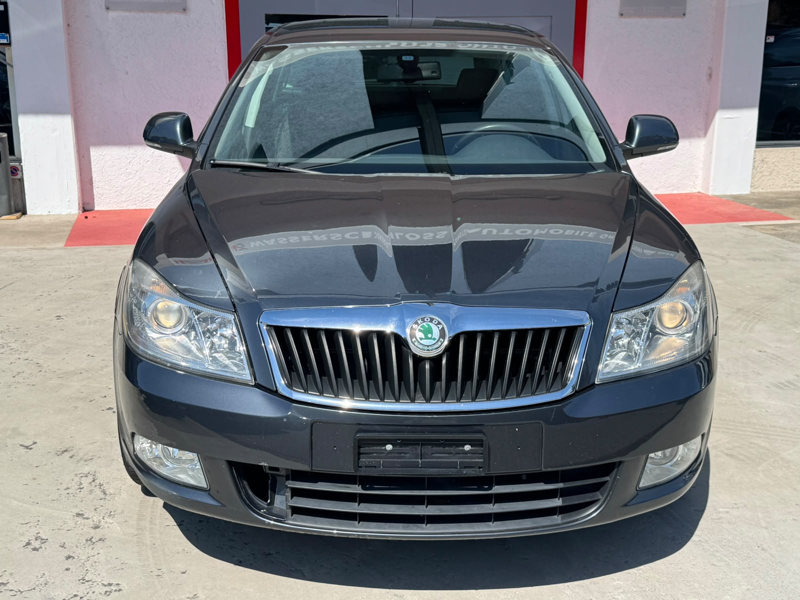 SKODA Octavia Combi 1.6 TDI Adventure 4x4-image-2
