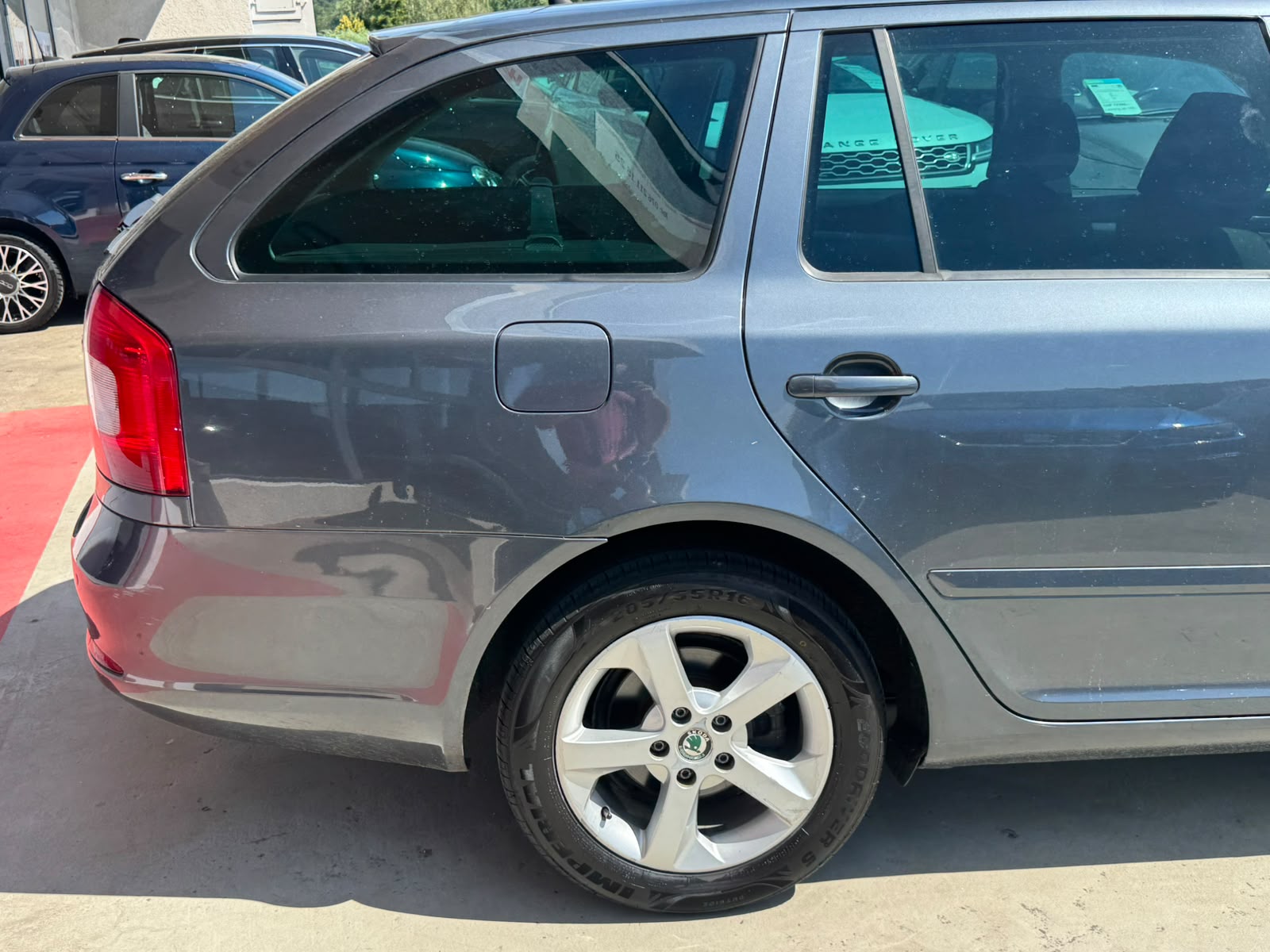 SKODA Octavia Combi 1.6 TDI Adventure 4x4-image-10