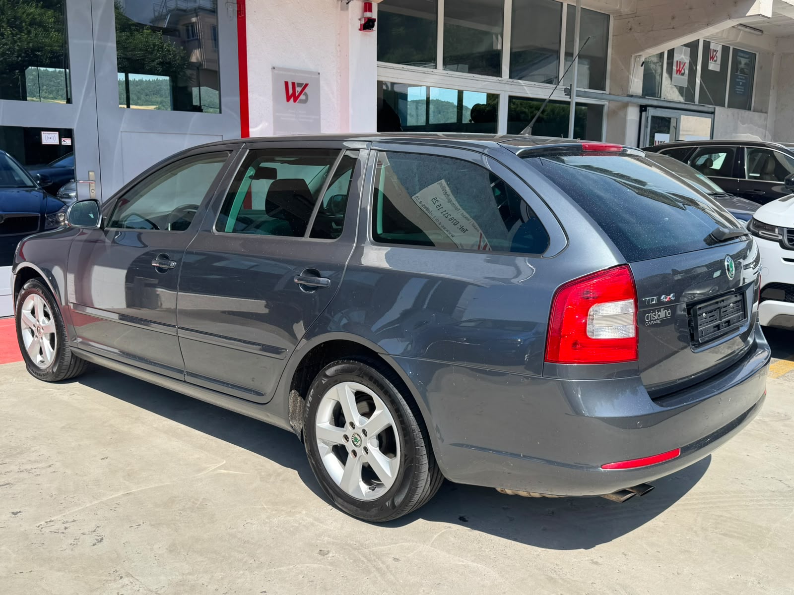 SKODA Octavia Combi 1.6 TDI Adventure 4x4-image-4