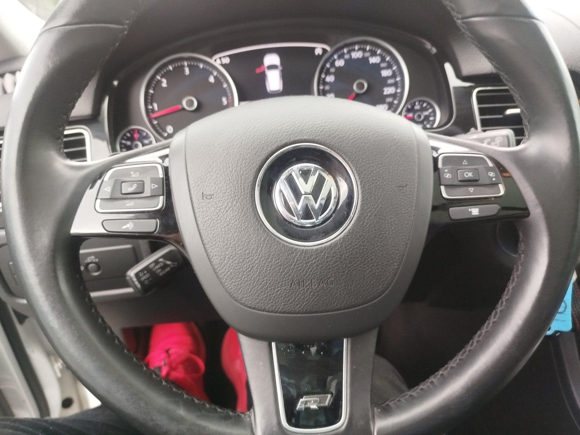 VW R-image-12