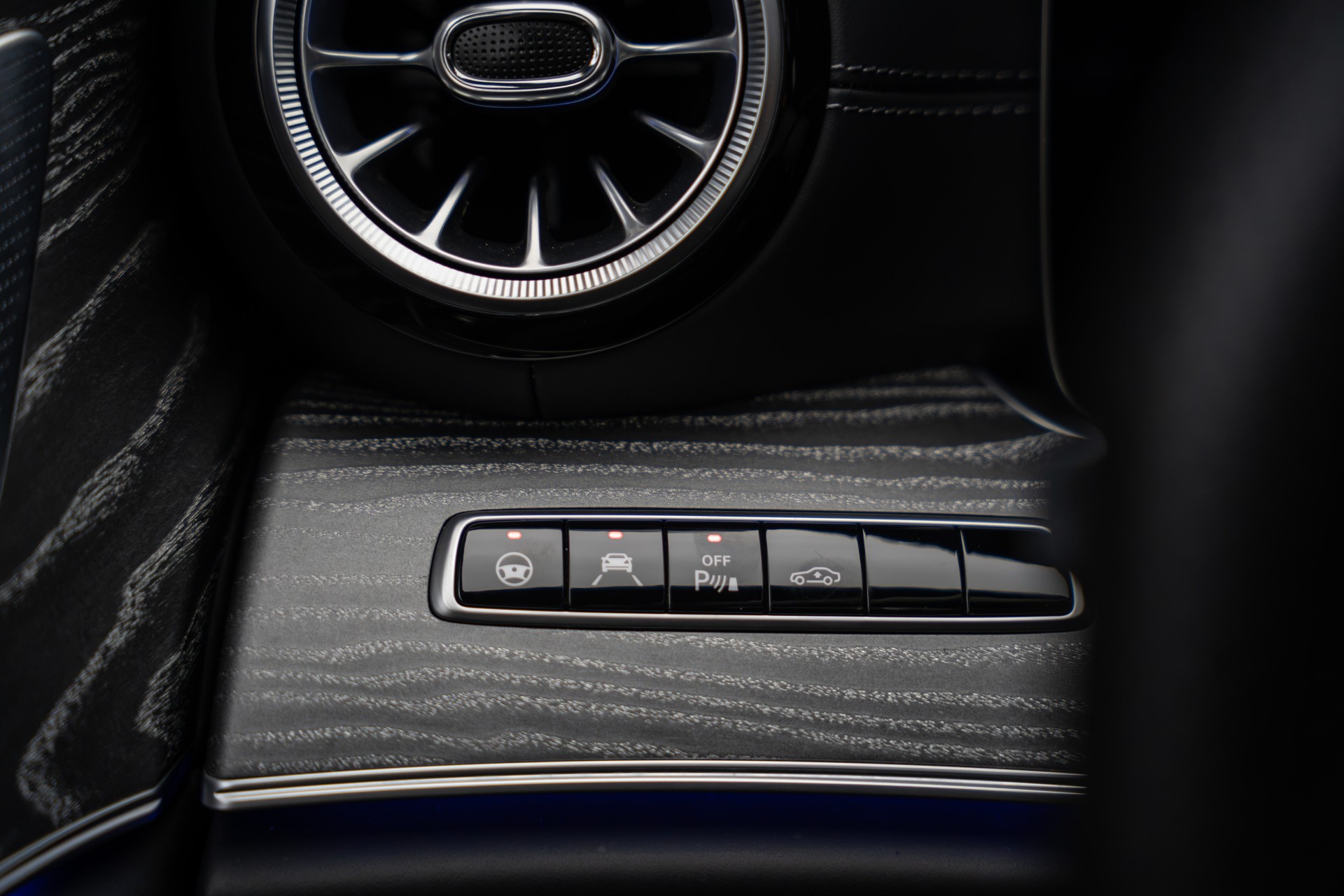 MERCEDES-BENZ AMG GT 4 63 S 4Matic+ Speedshift MCT-image-12