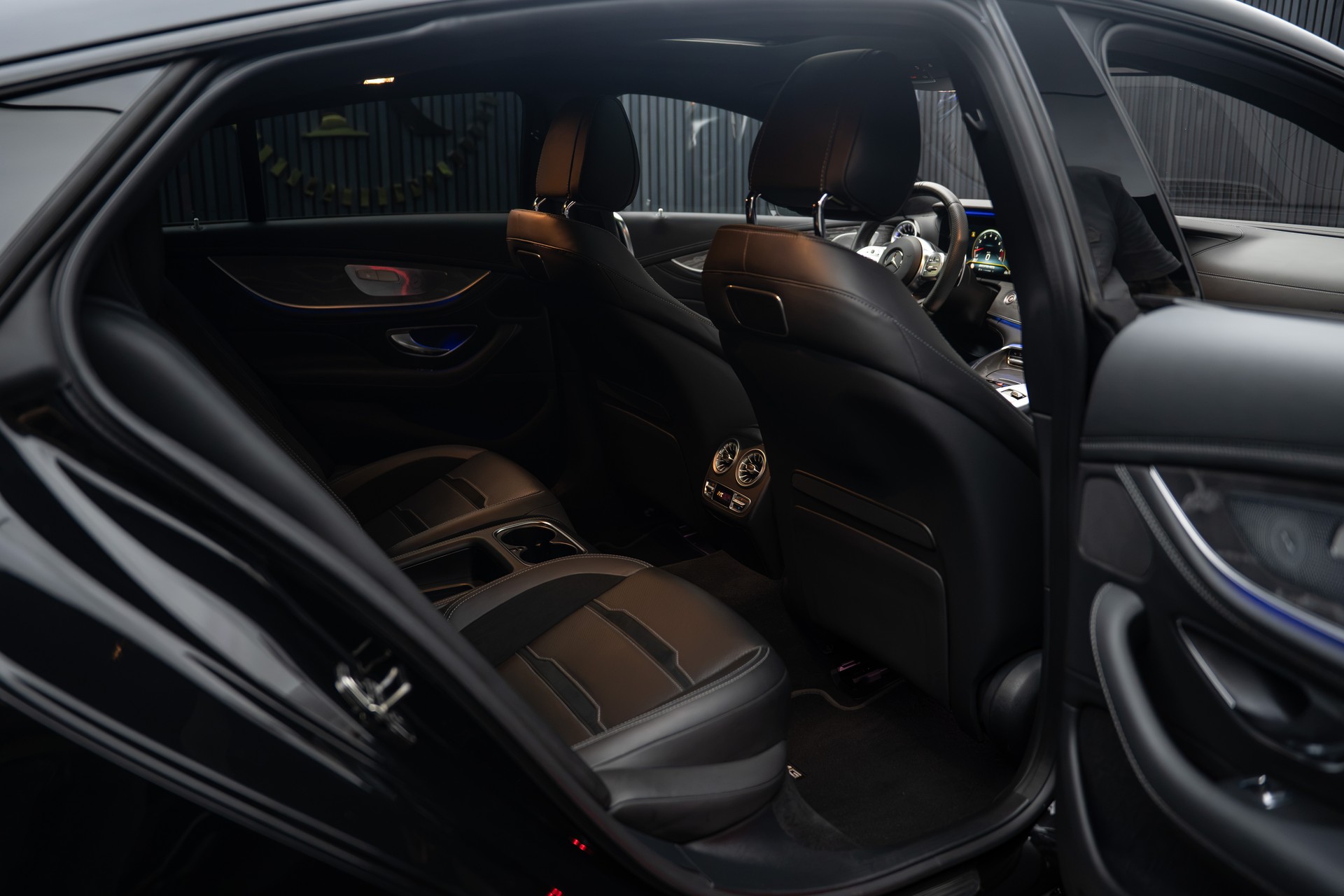 MERCEDES-BENZ AMG GT 4 63 S 4Matic+ Speedshift MCT-image-15