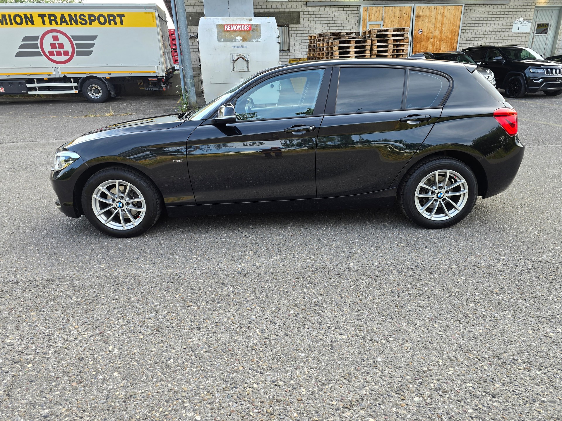 BMW 118i Urban Line Steptronic-image-7