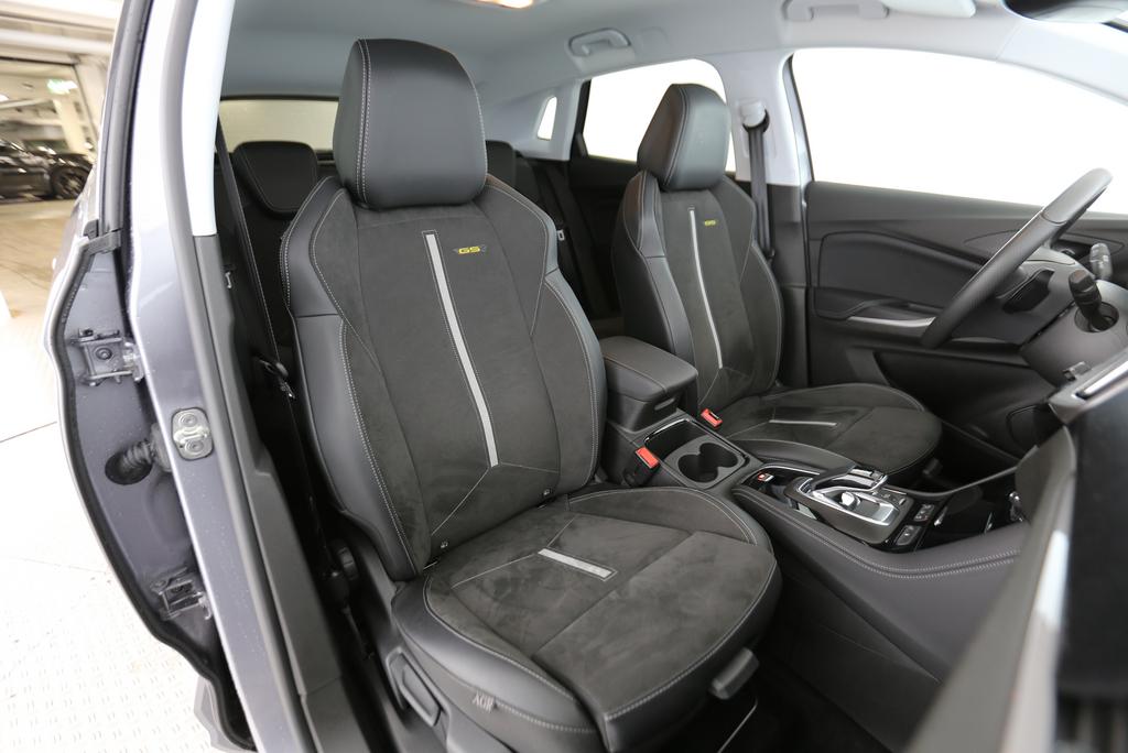 OPEL Grandland 1.6 T PHEV GSE-image-8