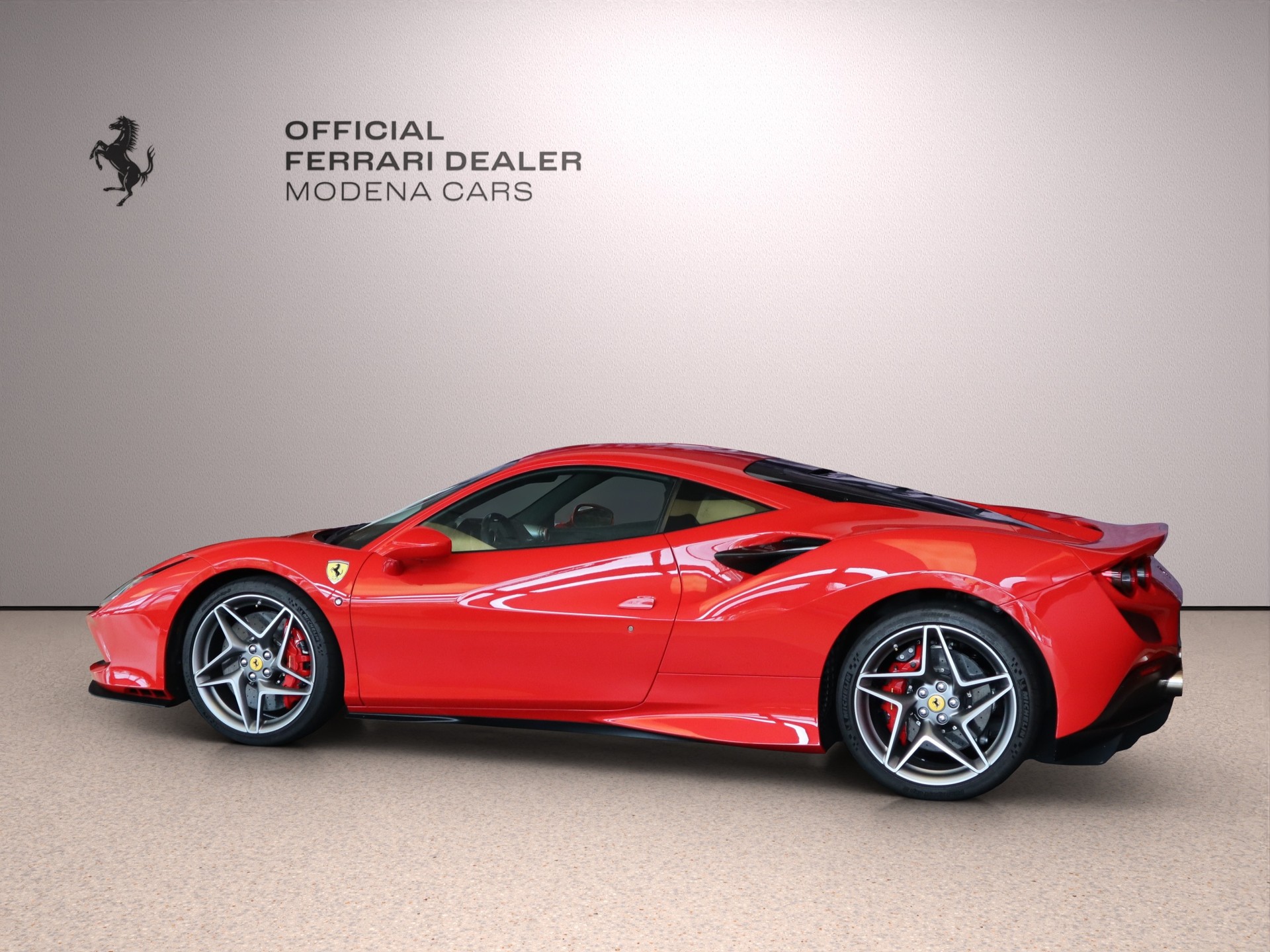 FERRARI F8 Tributo-image-8