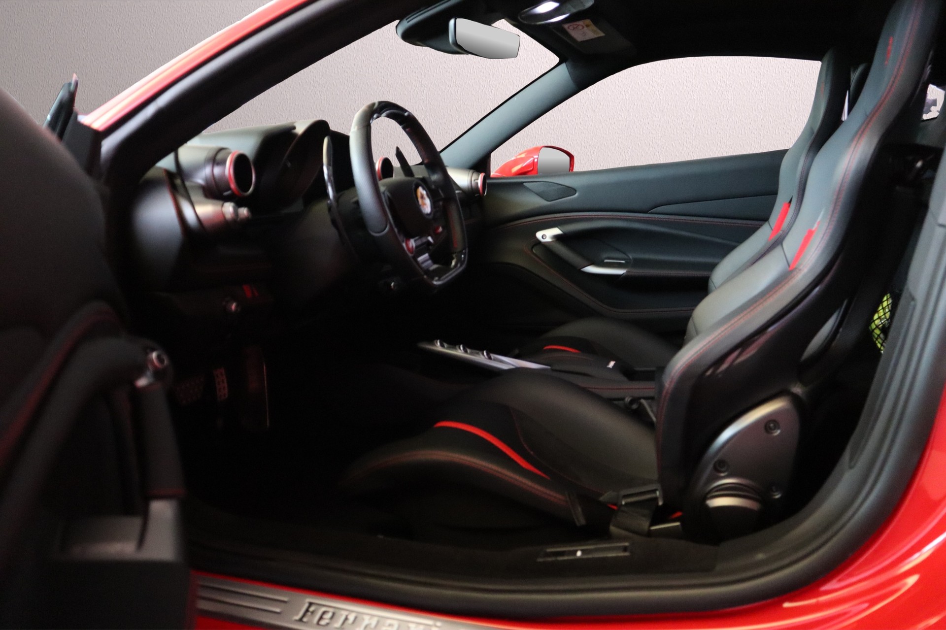 FERRARI F8 Tributo-image-3