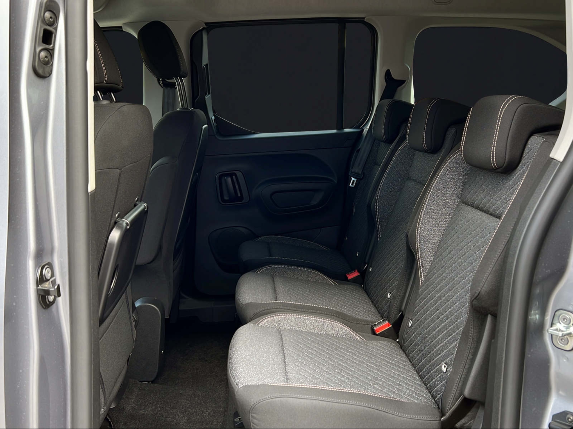 PEUGEOT Rifter Long 1.5 BlueHDi 130 Al-image-11