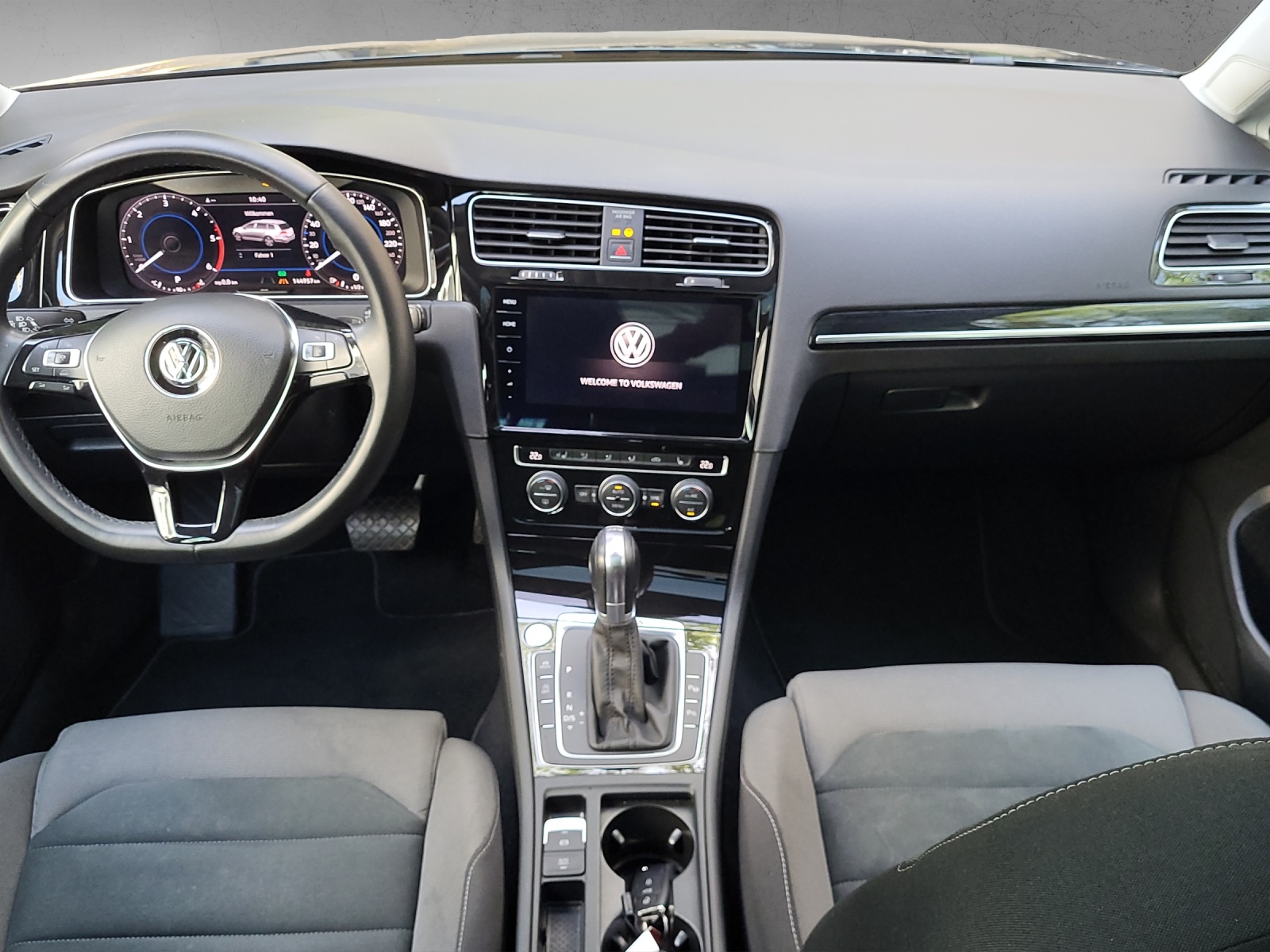VW Golf Variant Highline 2.0TDI 150PS DSG 4Motion-image-11
