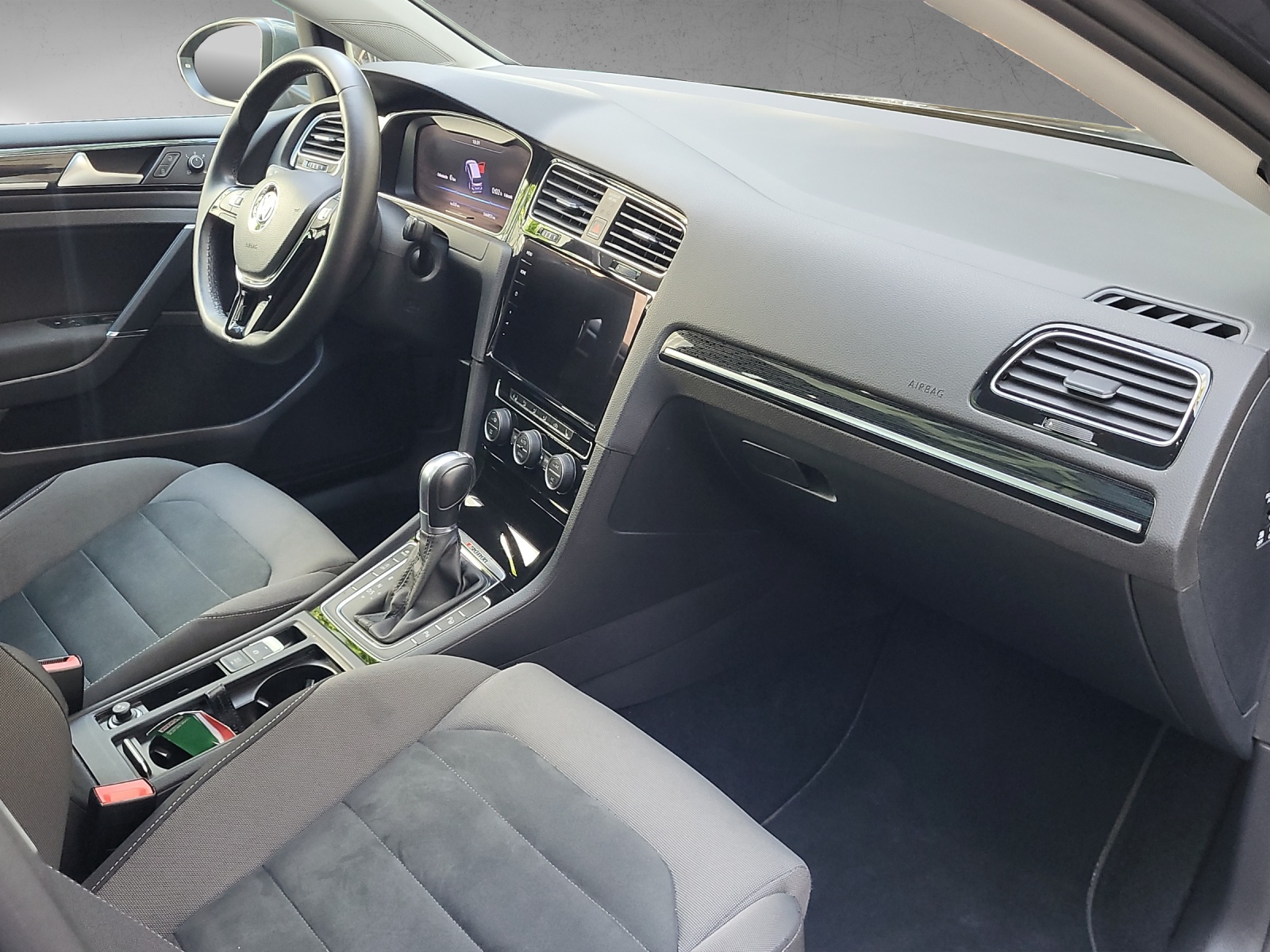 VW Golf Variant Highline 2.0TDI 150PS DSG 4Motion-image-9