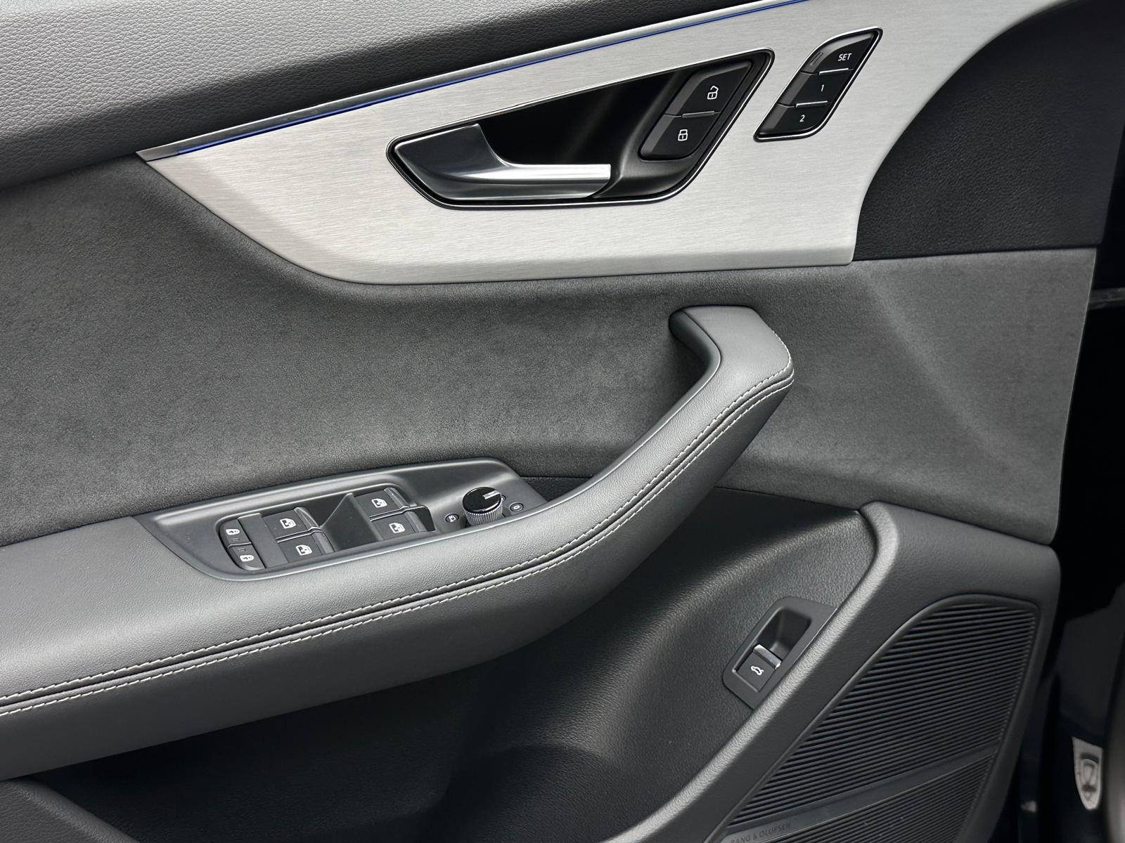 AUDI Q8 SUV 50 TDI quattro tiptronic S-Line-image-24