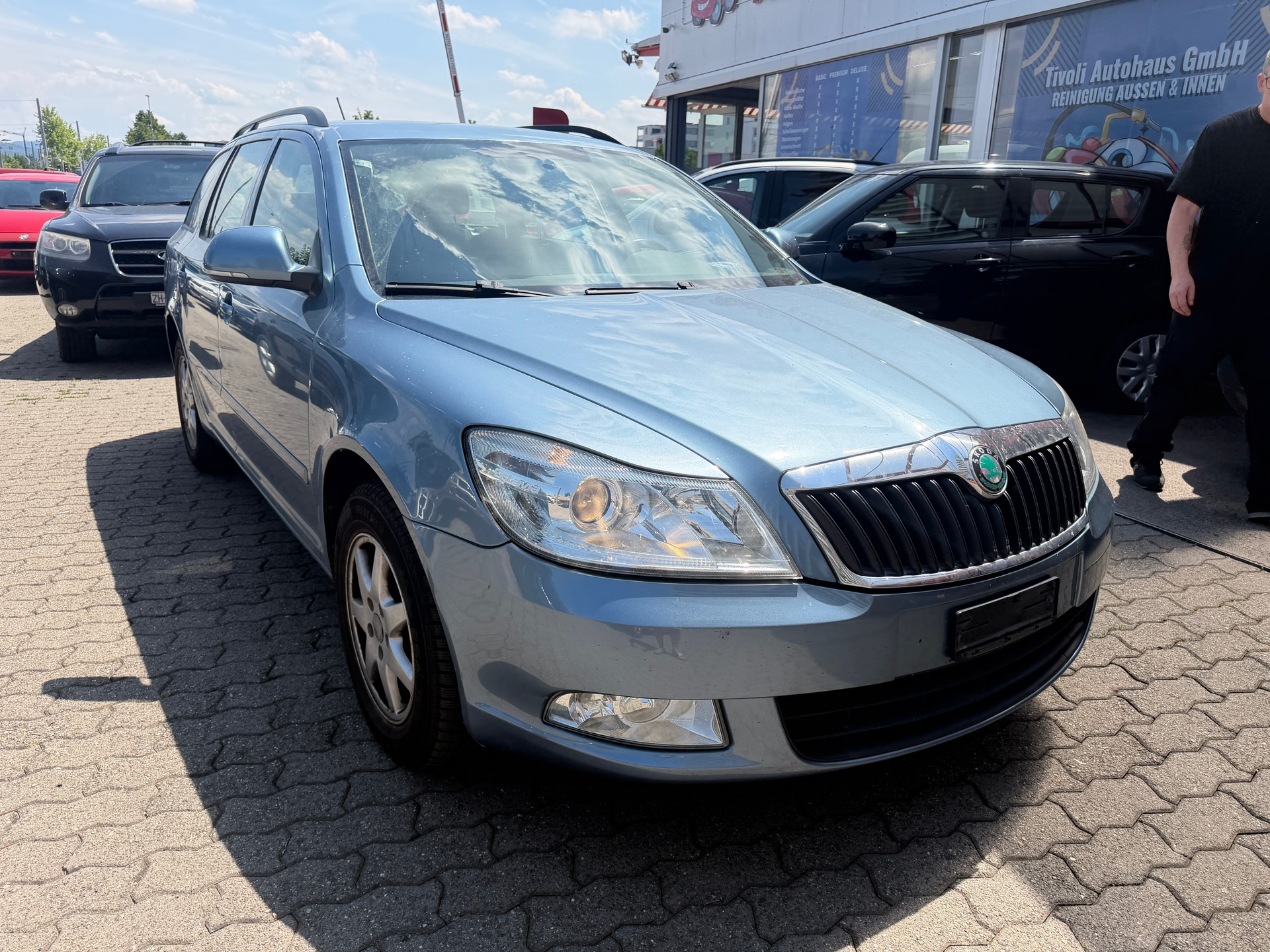 SKODA Octavia Combi 1.8 TSI Ambition 4x4-image-1