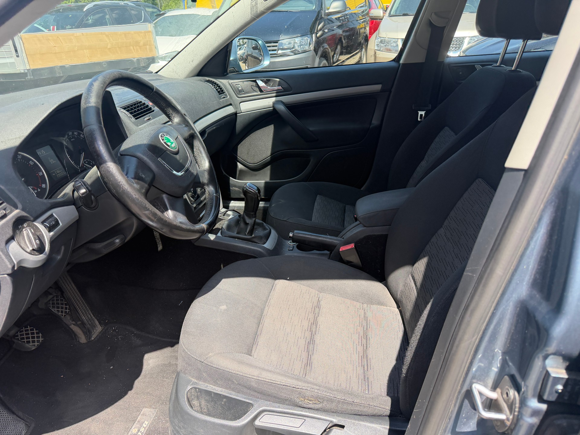 SKODA Octavia Combi 1.8 TSI Ambition 4x4-image-7