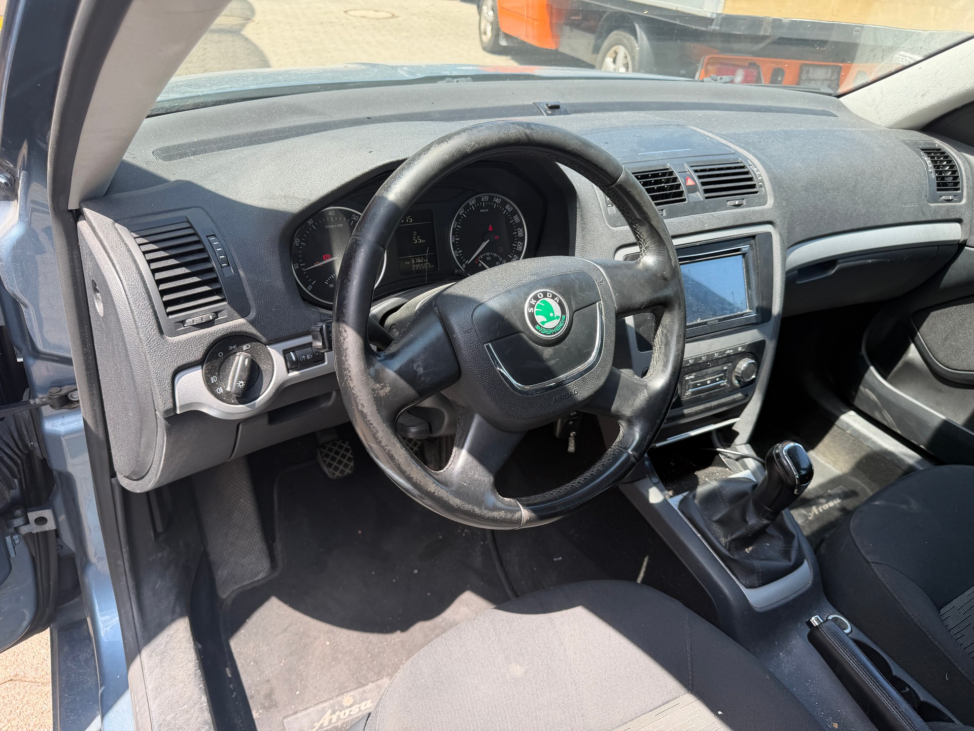 SKODA Octavia Combi 1.8 TSI Ambition 4x4-image-8